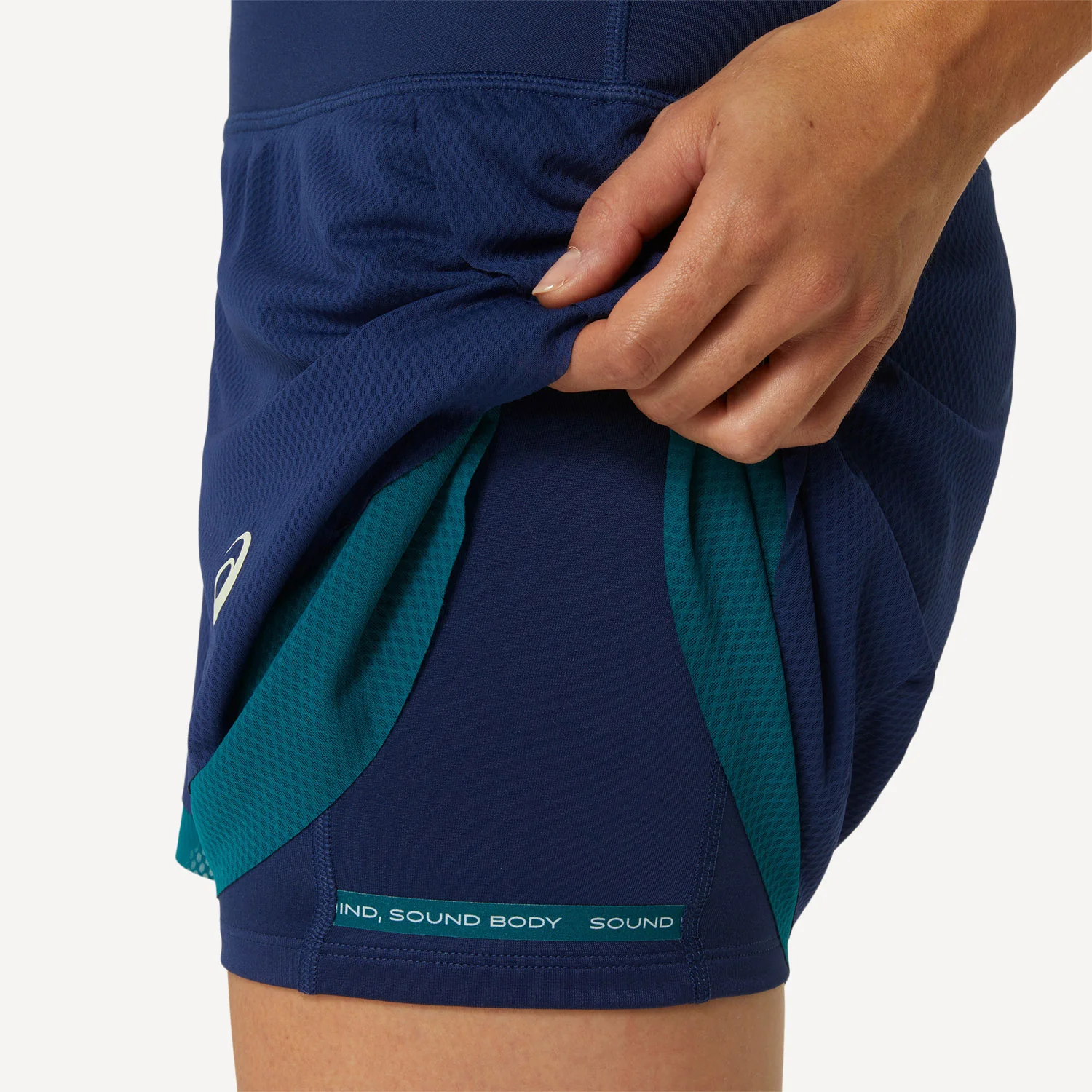 ASICS Nagino Women's 2IN1 Tennis Shorts - Image 6