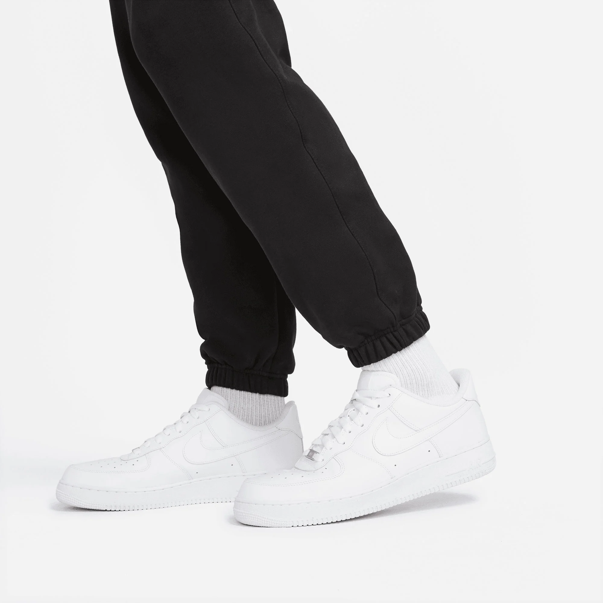 Nike Club Men's Fleece Pants - Image 8