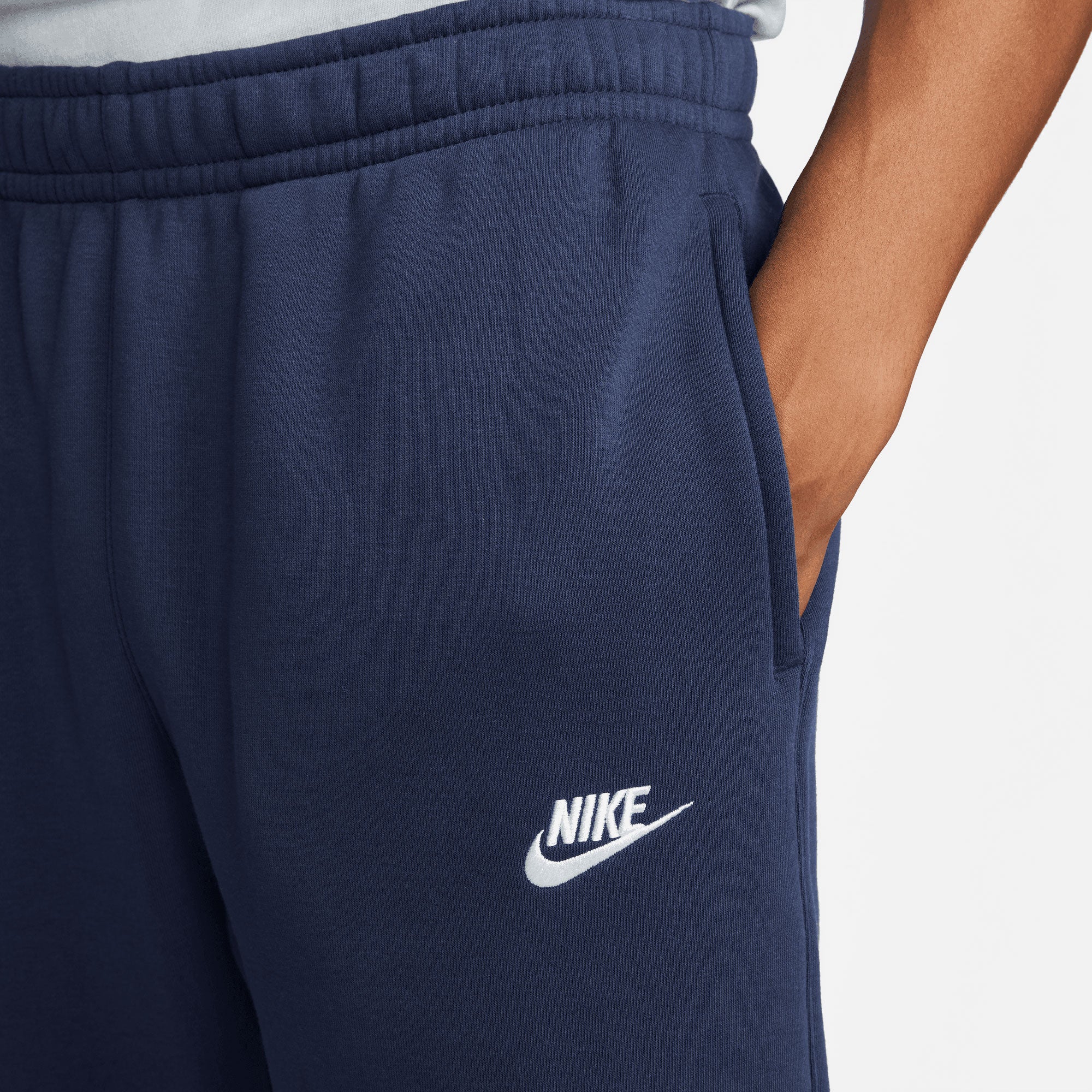 Nike Club Men's Fleece Pants - Image 3