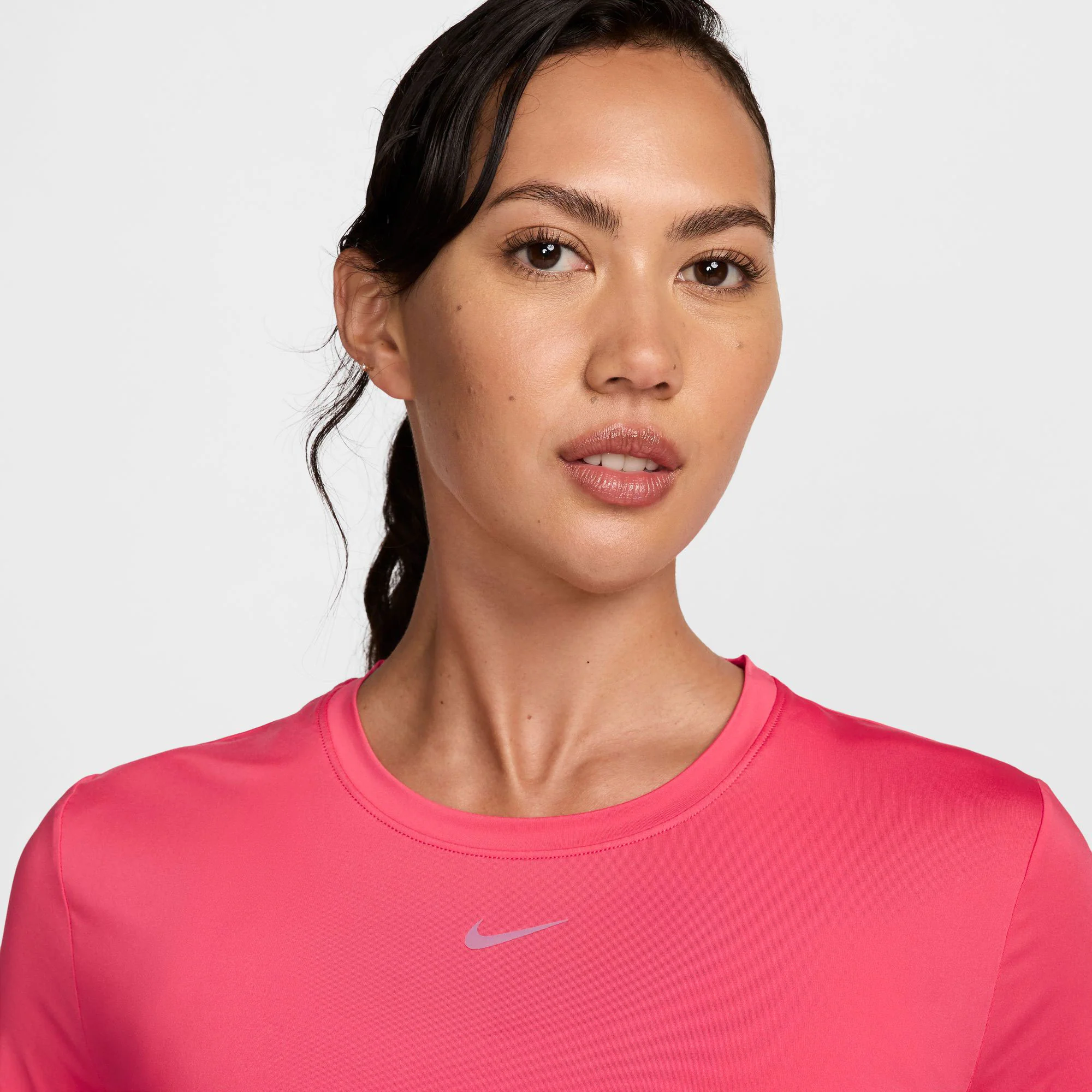 Nike One Classic Women's Dri-FIT Shirt - Image 3