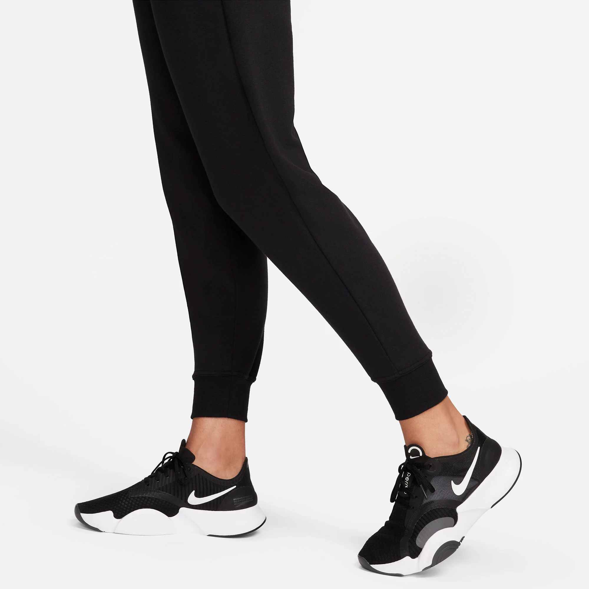Nike One Dri-FIT Women's Jogger Pants - Image 4
