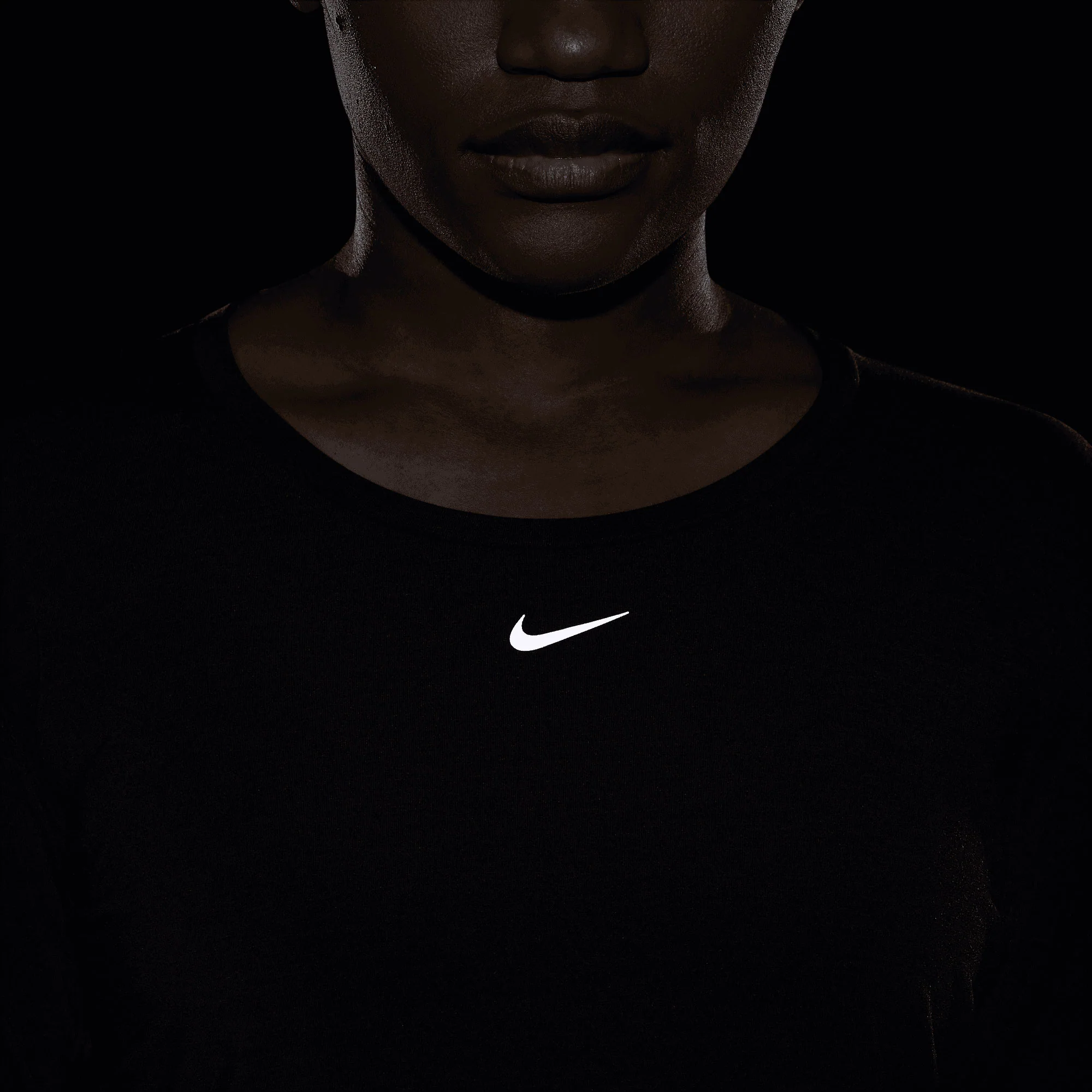Nike One Luxe Dri-Fit Women's Stardard Fit Long-Sleeve Top - Image 6