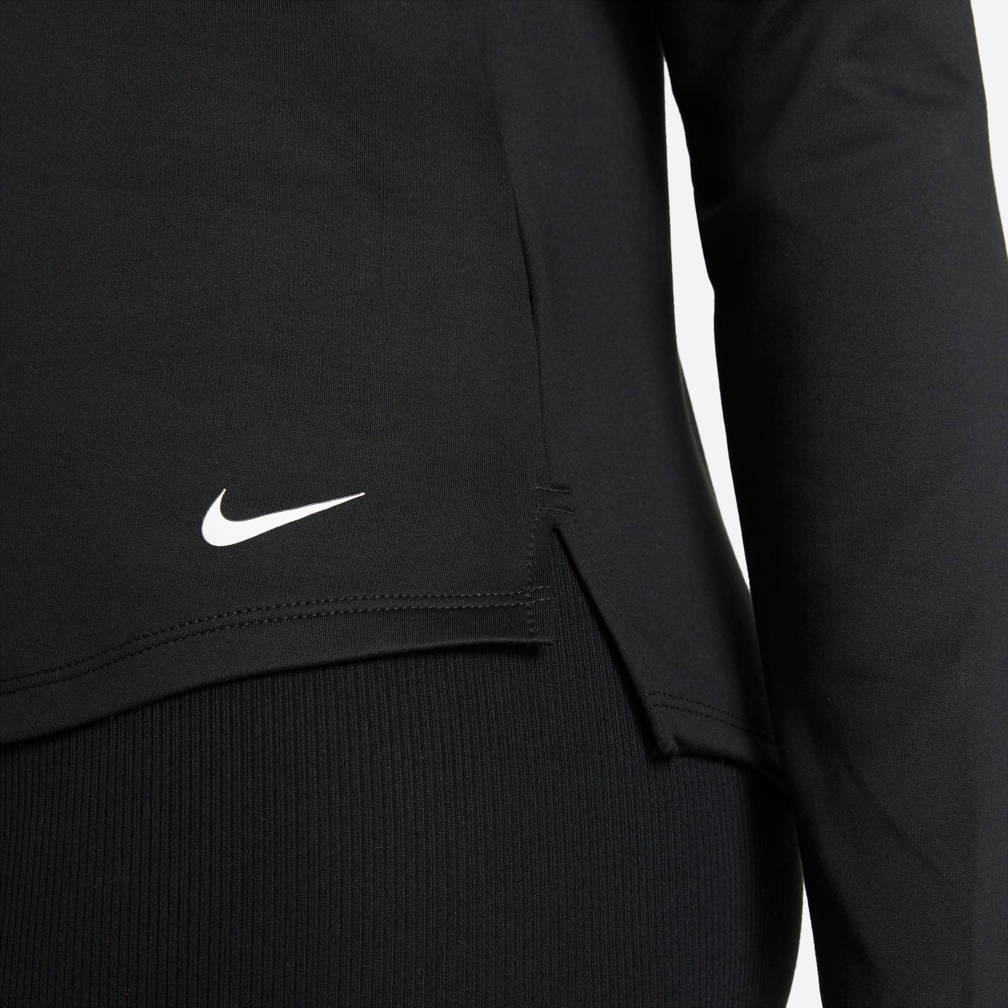 Nike One Women's Therma-FIT Long-Sleeve Top - Image 4