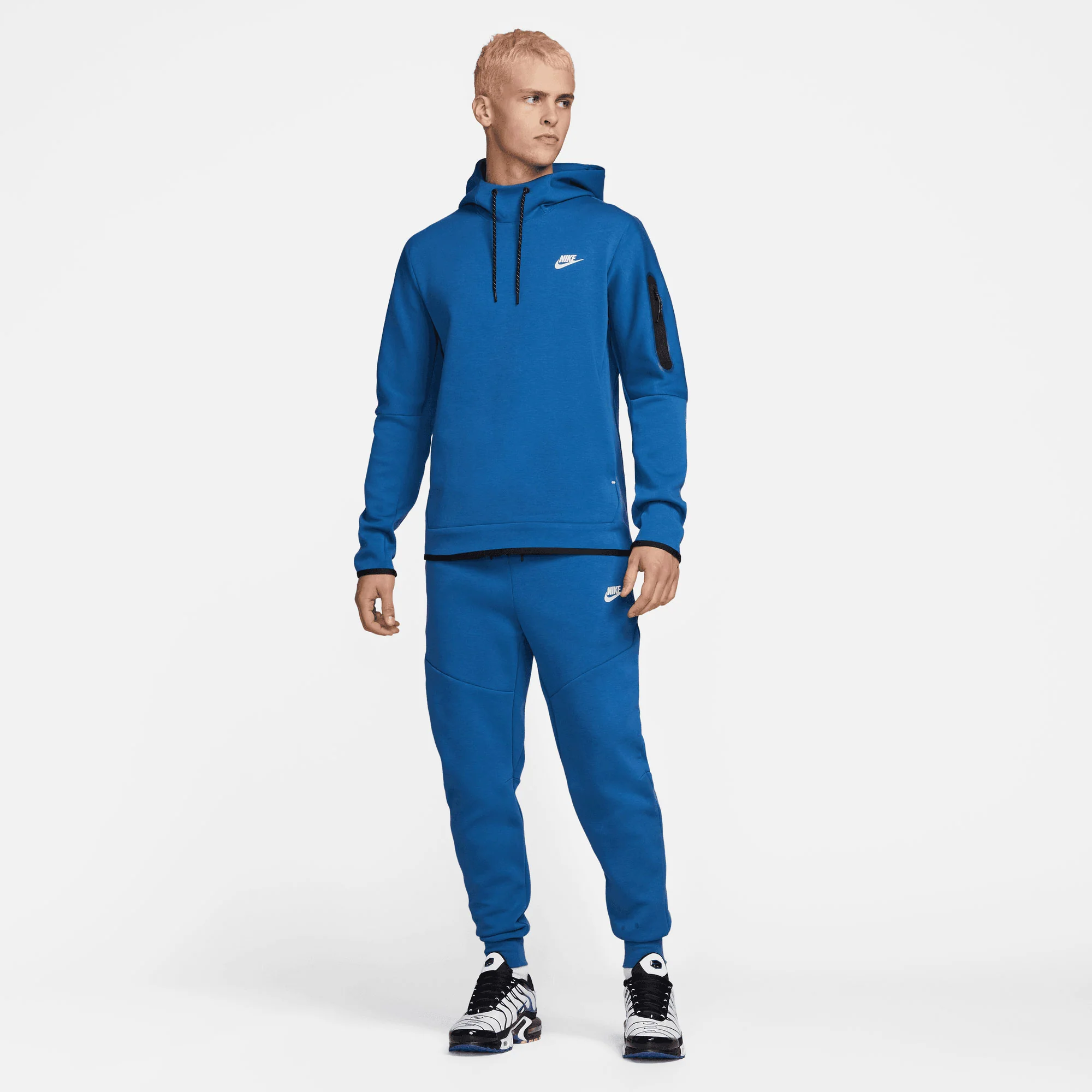 Nike Tech Fleece Men's Pullover Hoodie - Image 6