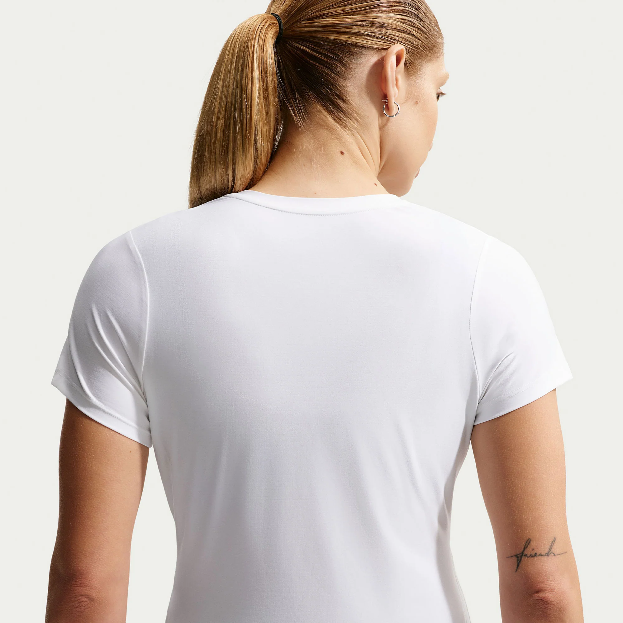 Nike Victory Women's Dri-FIT Tennis Shirt - Image 2