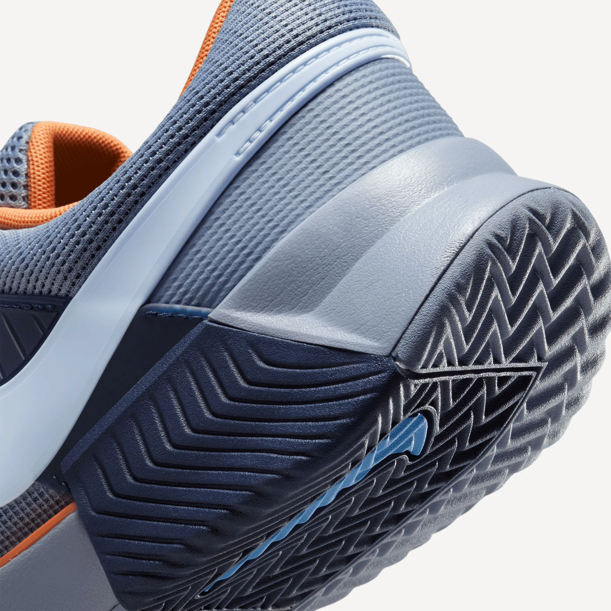 Nike Zoom GP Challenge 1 Men's Clay Court Tennis Shoes - Image 8