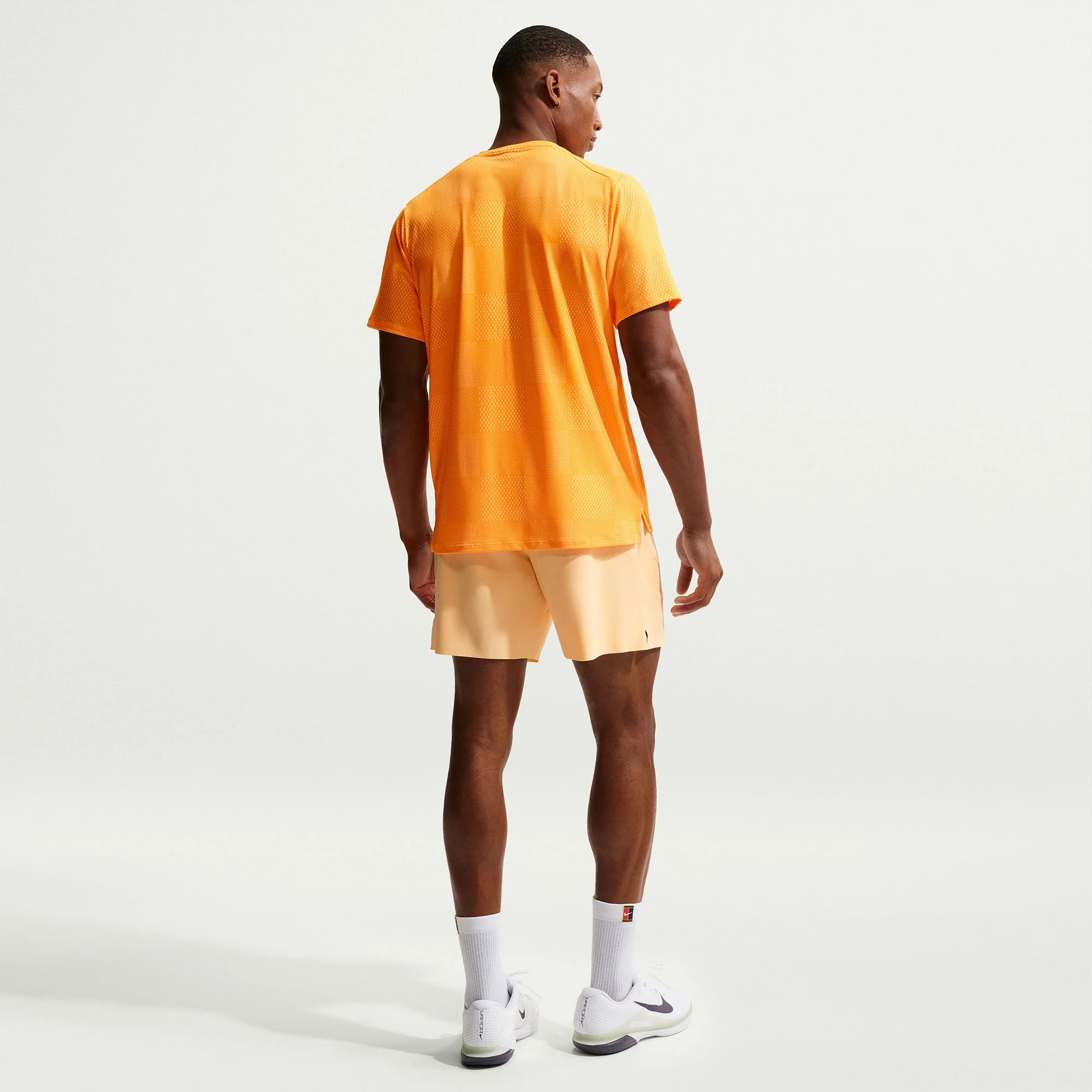 NikeCourt Advantage Men's Dri-FIT 6-Inch Tennis Shorts - Image 2