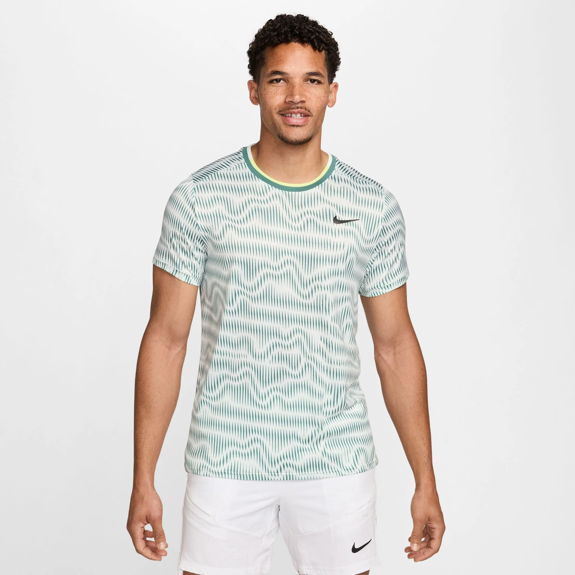 NikeCourt Advantage Men's Dri-FIT Printed Tennis Shirt