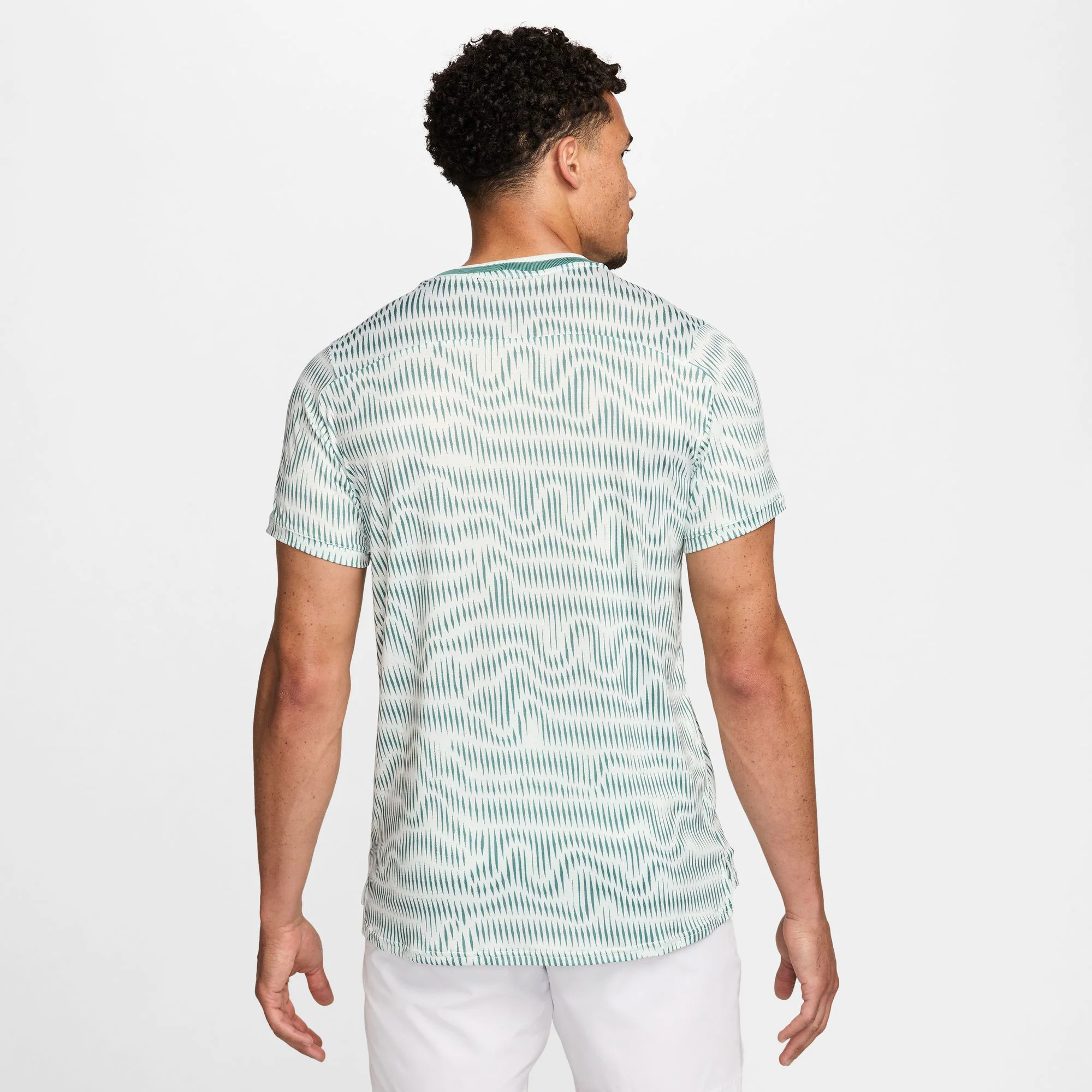 NikeCourt Advantage Men's Dri-FIT Printed Tennis Shirt - Image 2