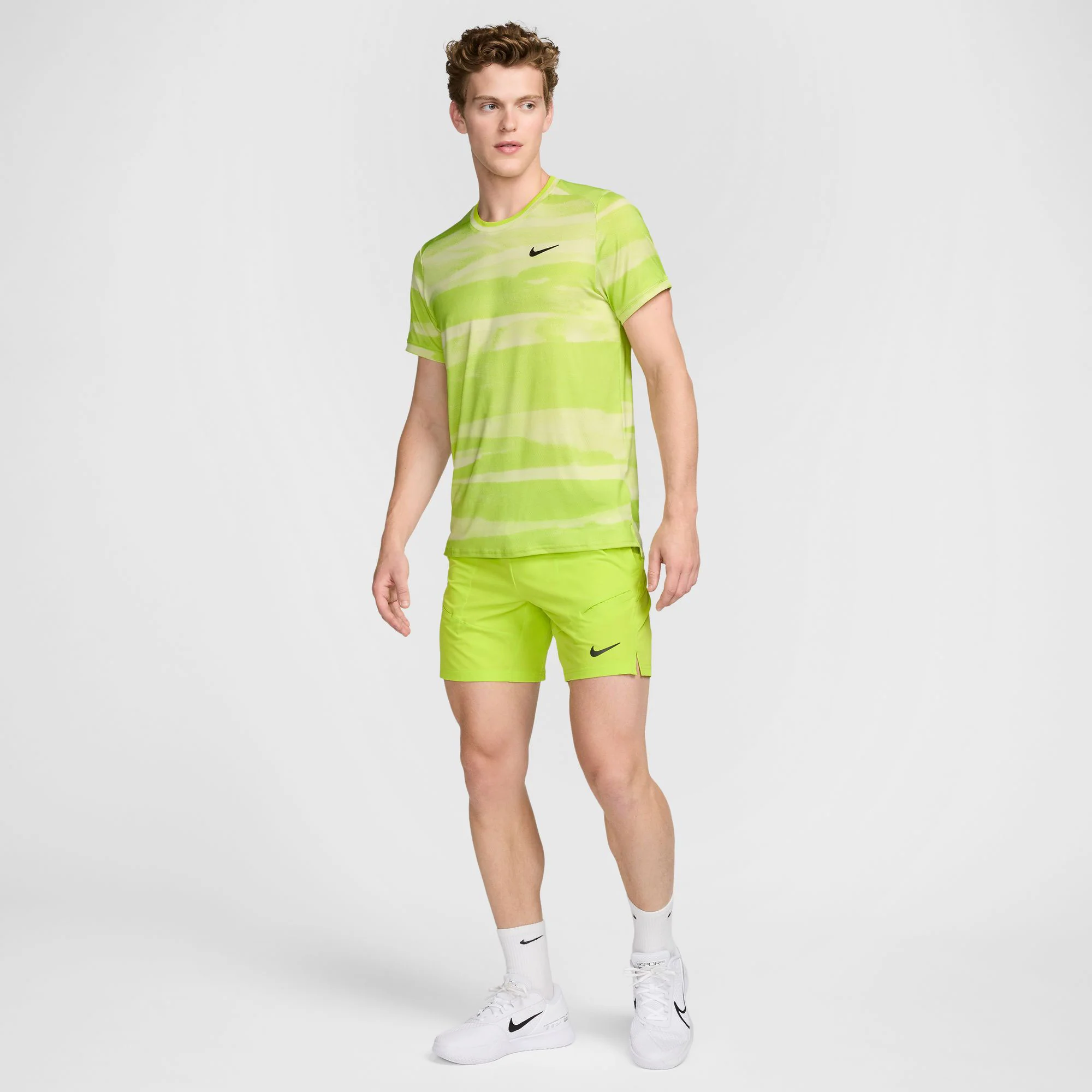 NikeCourt Advantage Men's Dri-FIT Printed Tennis Shirt - Image 5