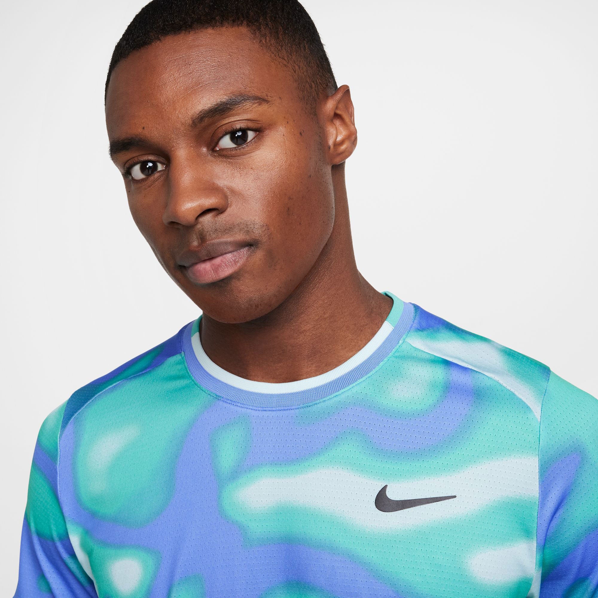 NikeCourt Advantage Men's Dri-FIT Printed Tennis Shirt - Image 3