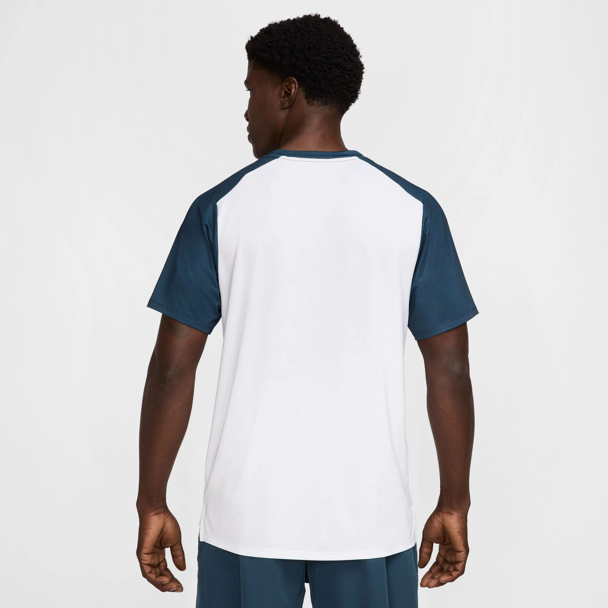 NikeCourt Advantage Men's Dri-FIT Printed Tennis Shirt - Image 2
