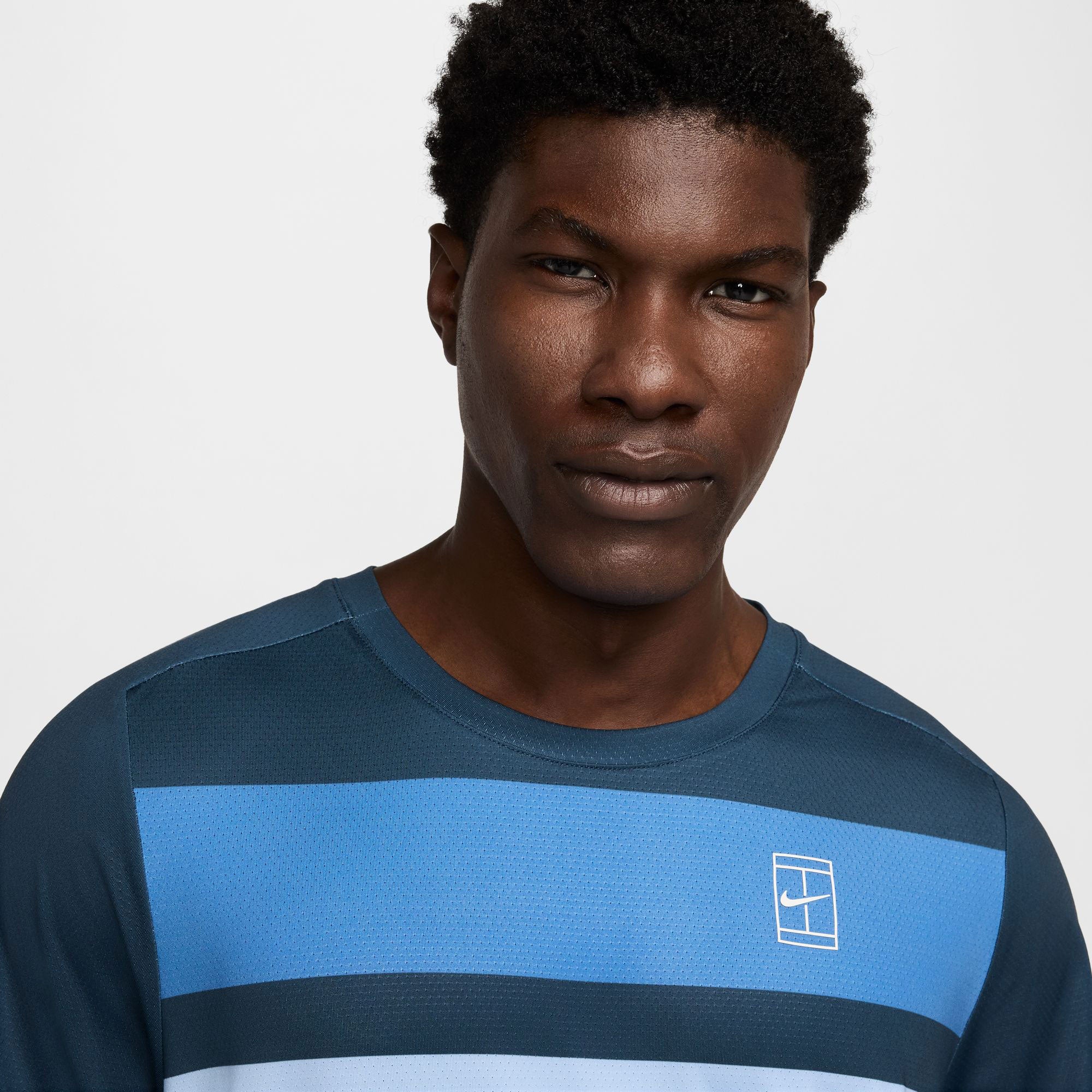 NikeCourt Advantage Men's Dri-FIT Printed Tennis Shirt - Image 3