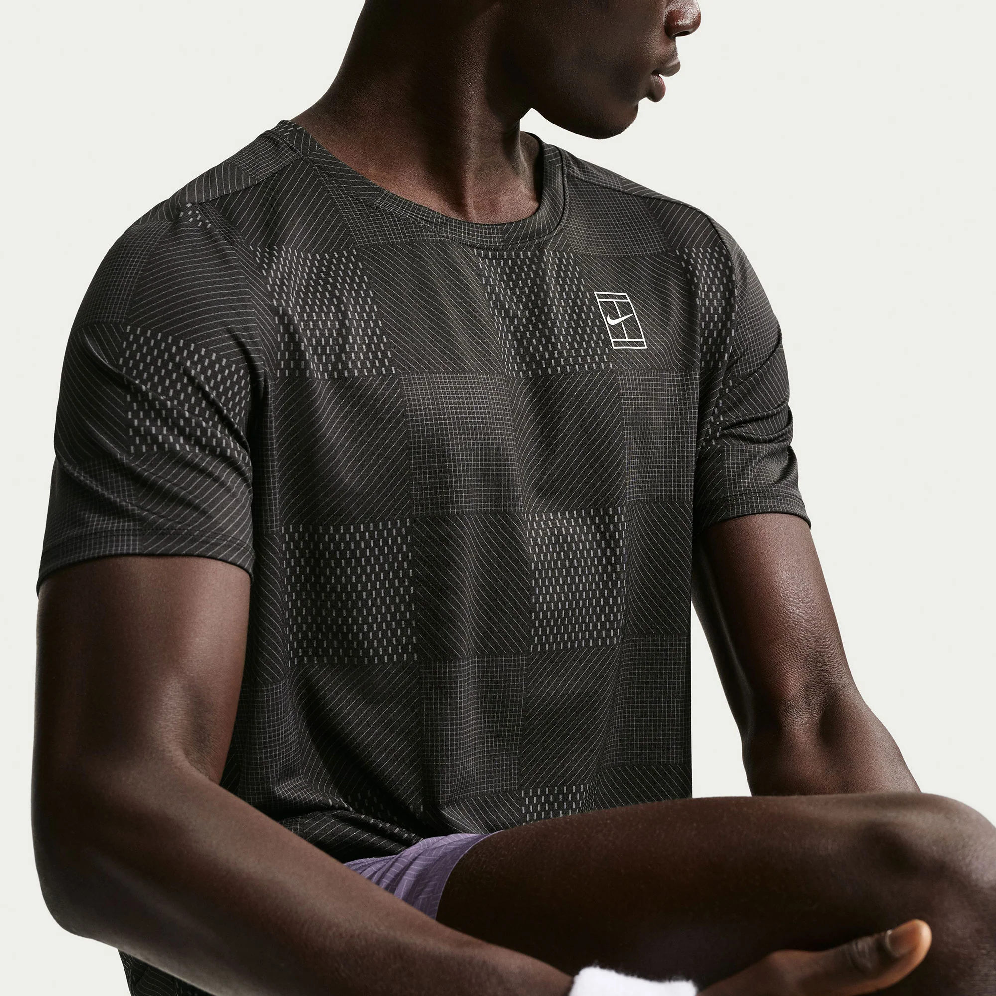 NikeCourt Advantage Men's Dri-FIT Printed Tennis Shirt - Image 3