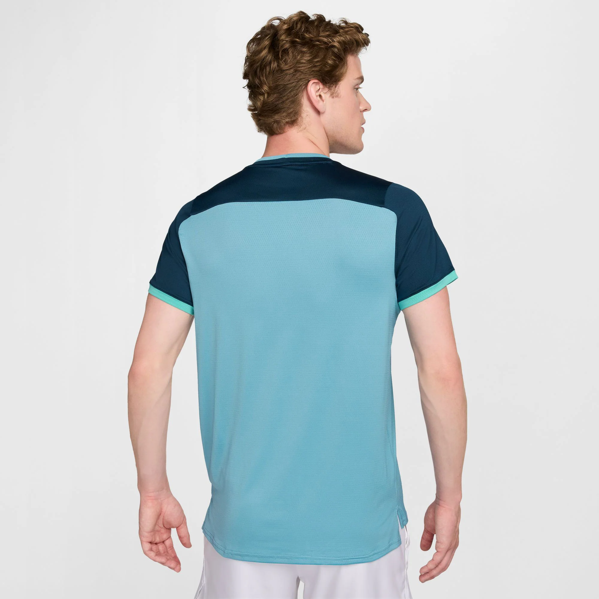 NikeCourt Advantage Men's Dri-FIT Tennis Shirt - Image 2
