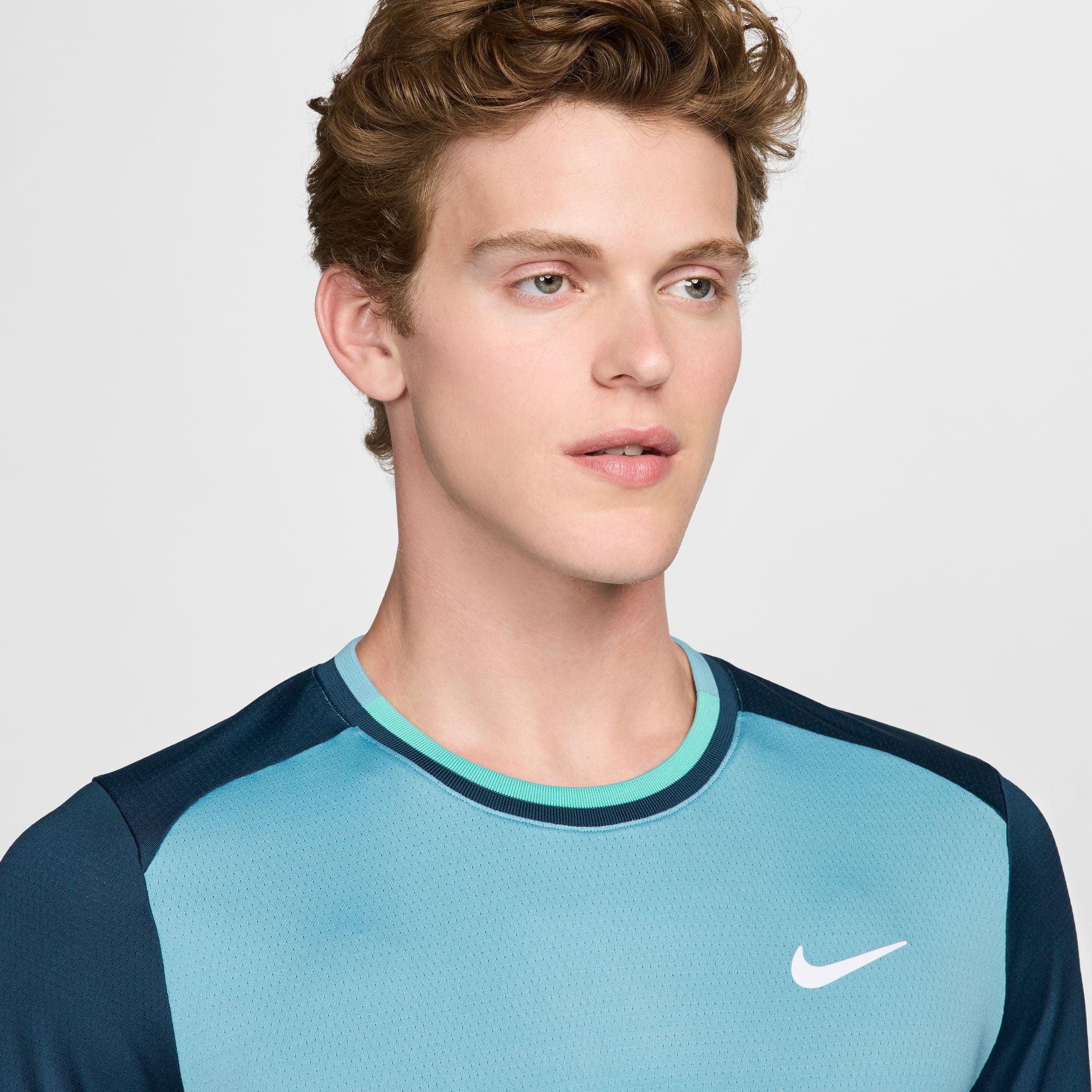 NikeCourt Advantage Men's Dri-FIT Tennis Shirt - Image 3