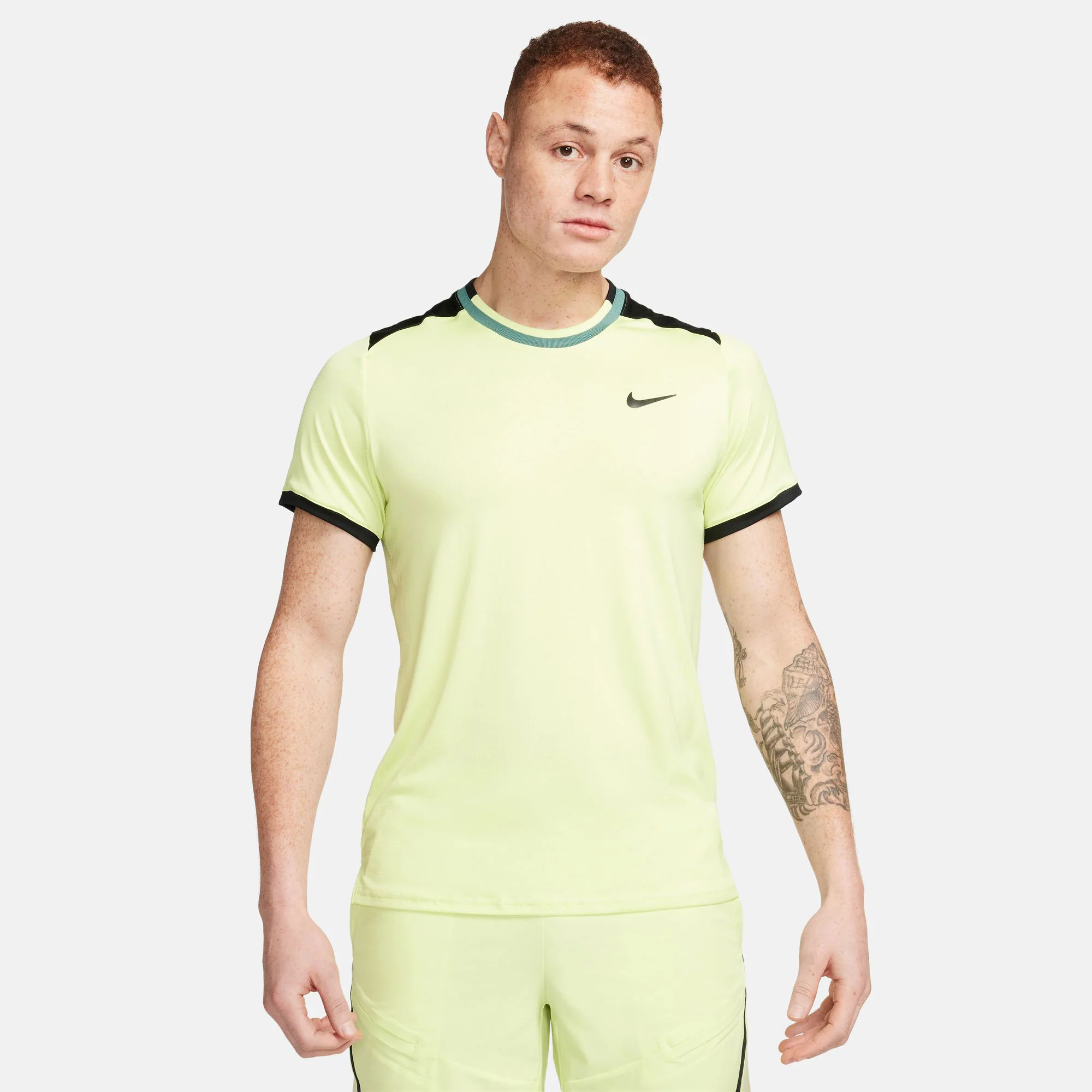 NikeCourt Advantage Men's Dri-FIT Tennis Shirt