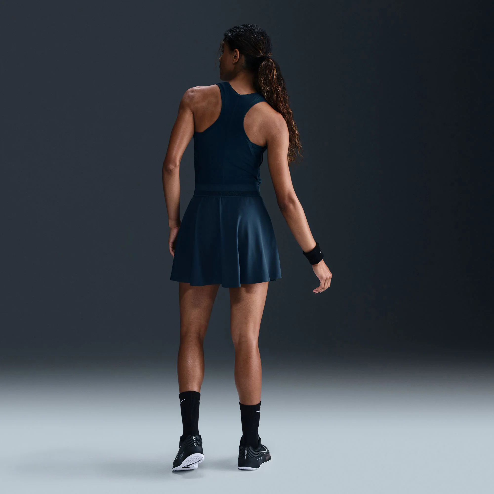 NikeCourt Advantage Women's Dri-FIT High-Waisted Regular Tennis Skirt - Image 2