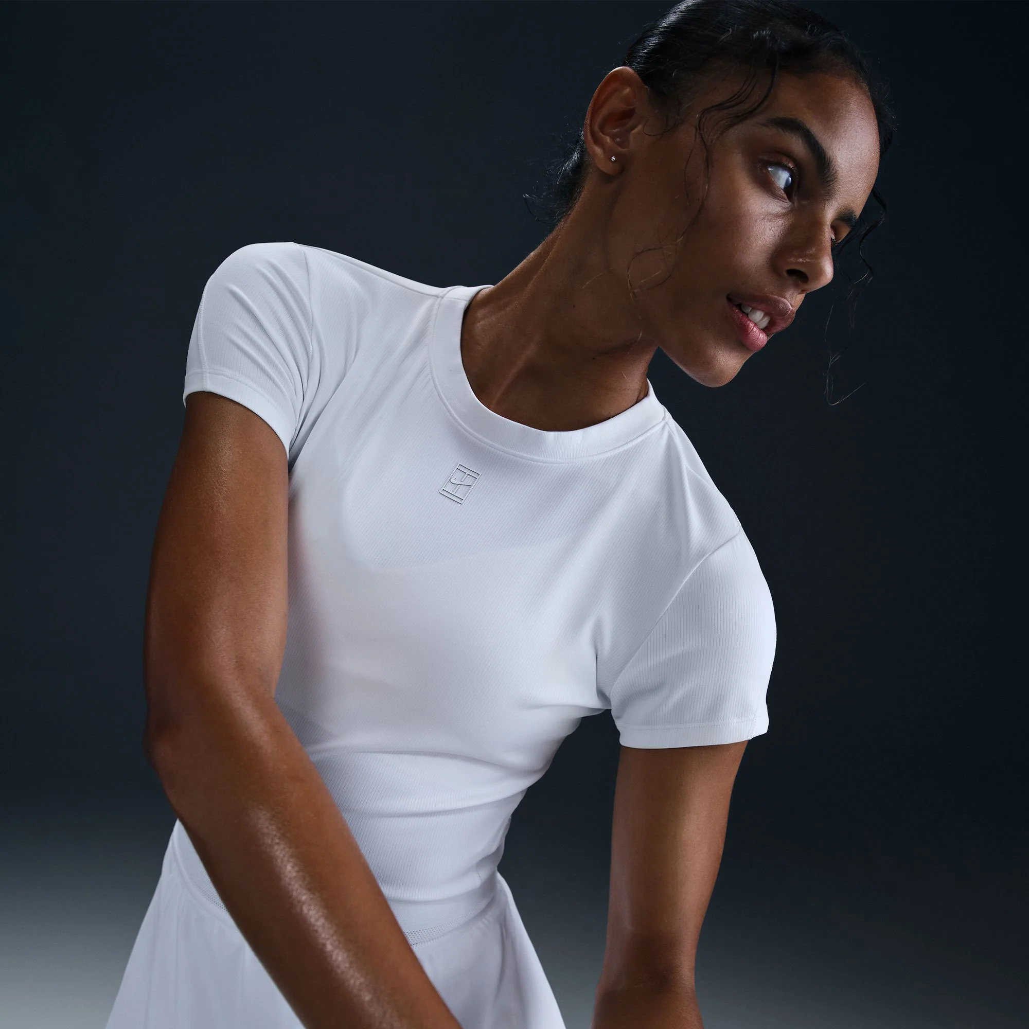 NikeCourt Advantage Women's Dri-FIT Tennis Shirt - Image 3