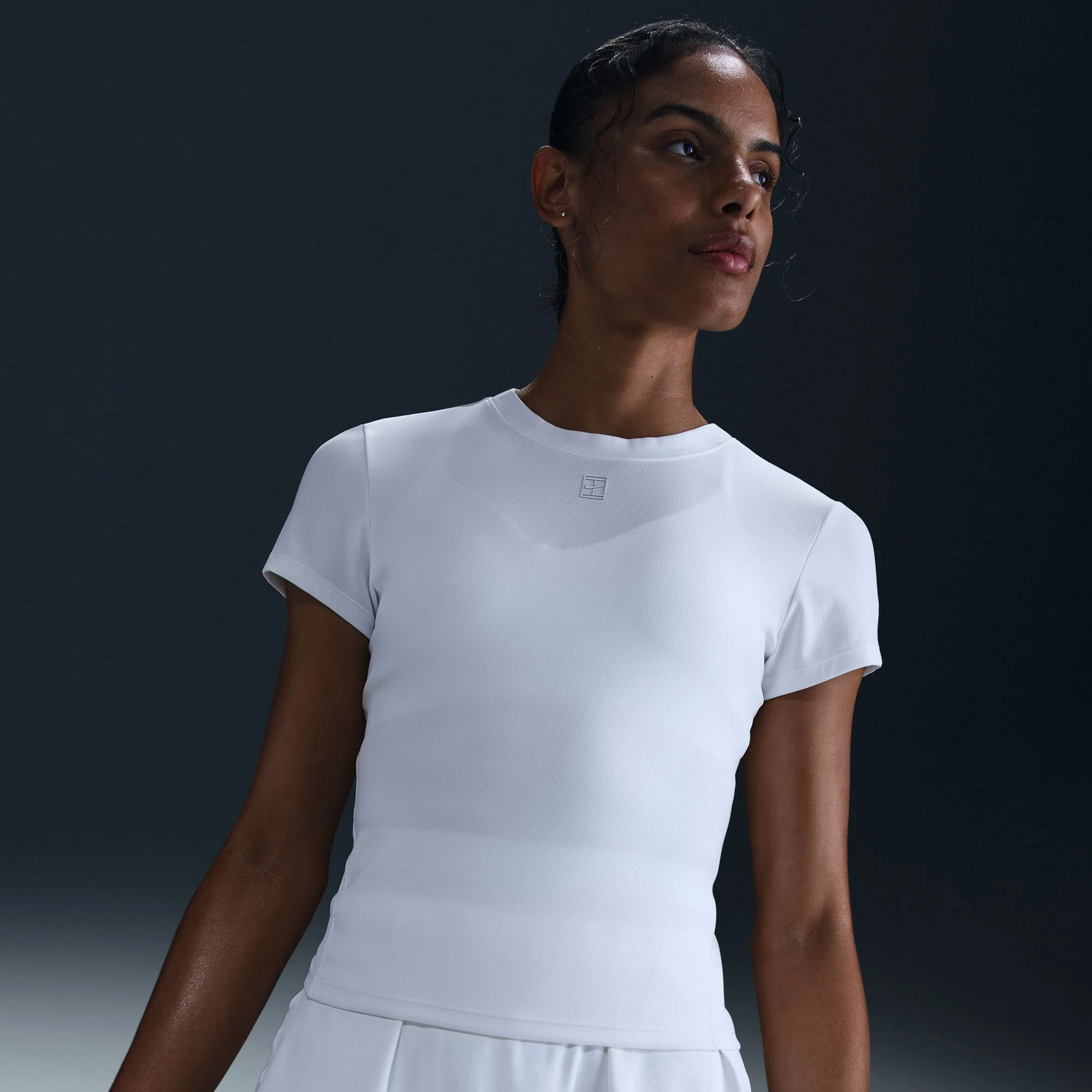 NikeCourt Advantage Women's Dri-FIT Tennis Shirt - Image 4