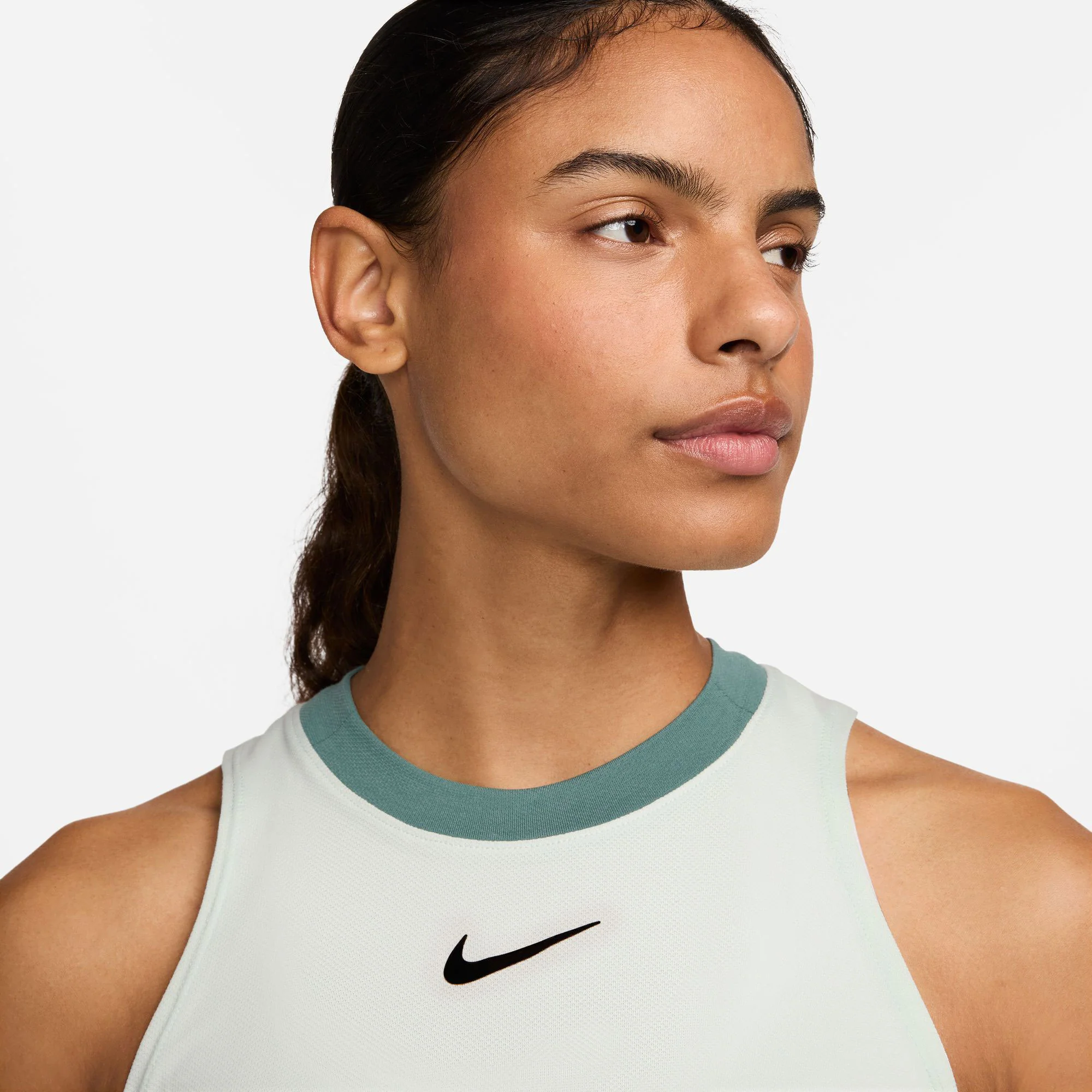 NikeCourt Advantage Women's Dri-FIT Tennis Tank - Image 3