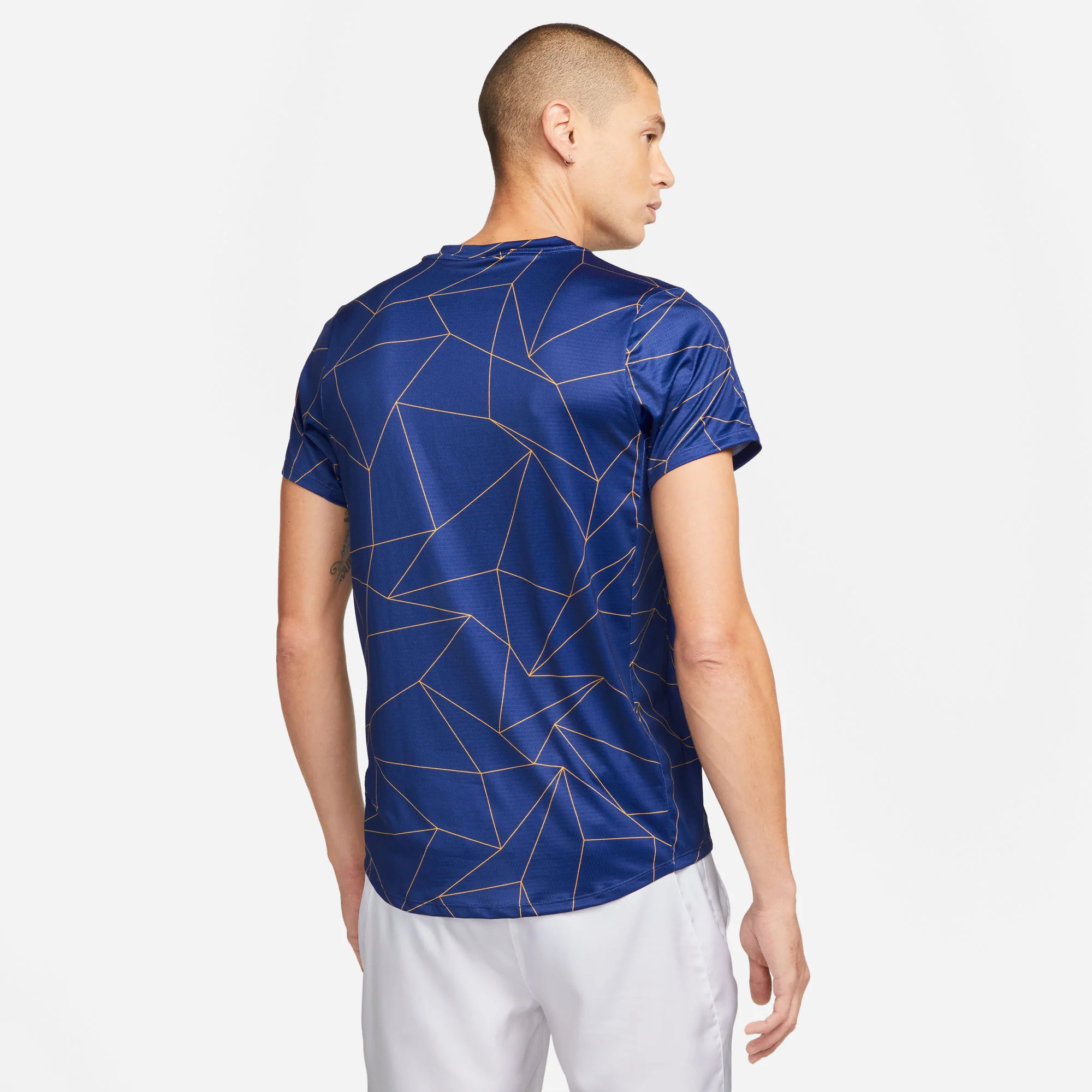 NikeCourt Dri-FIT Advantage Men's Printed Tennis Shirt - Image 2