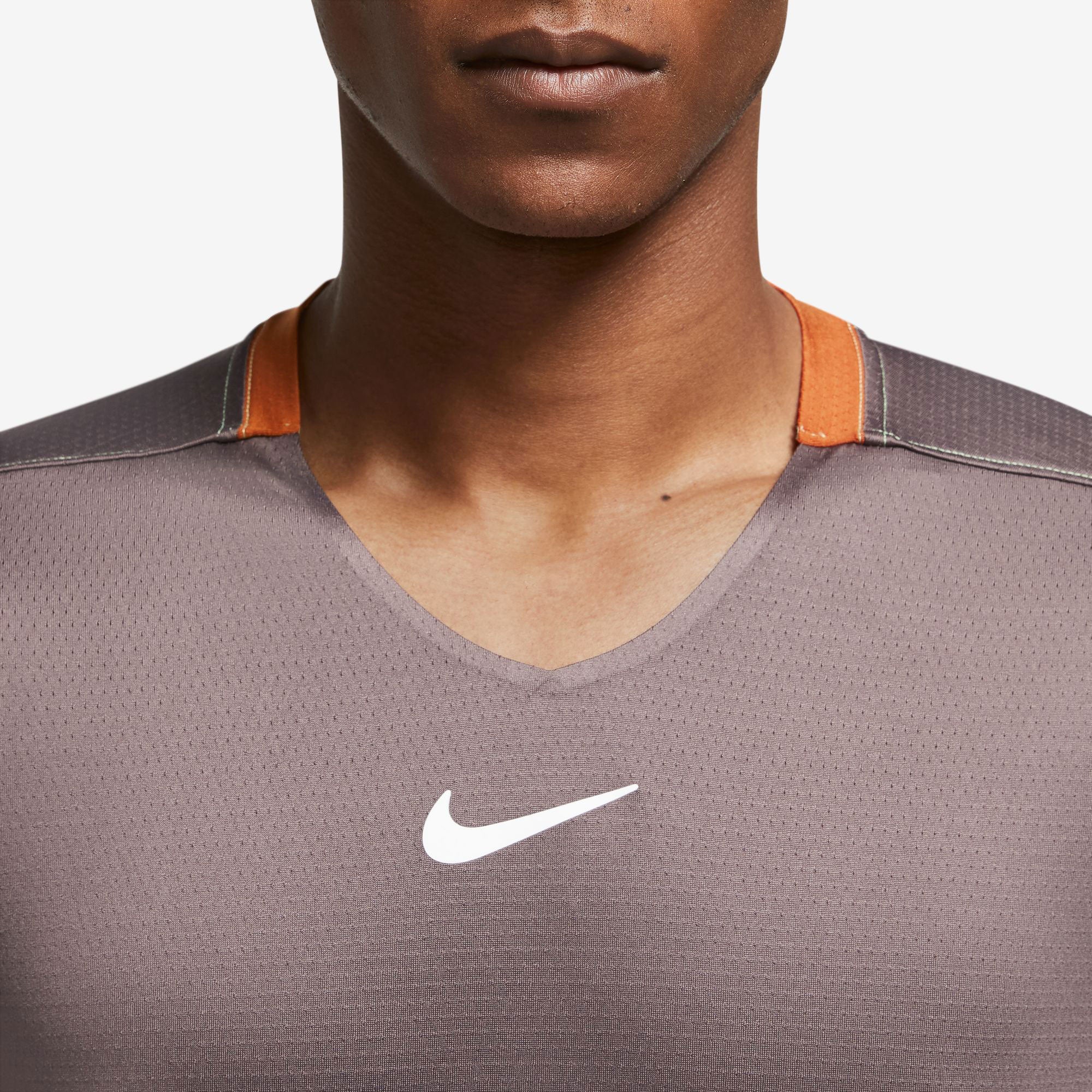 NikeCourt Dri-FIT Advantage Men's Tennis Shirt - Image 3