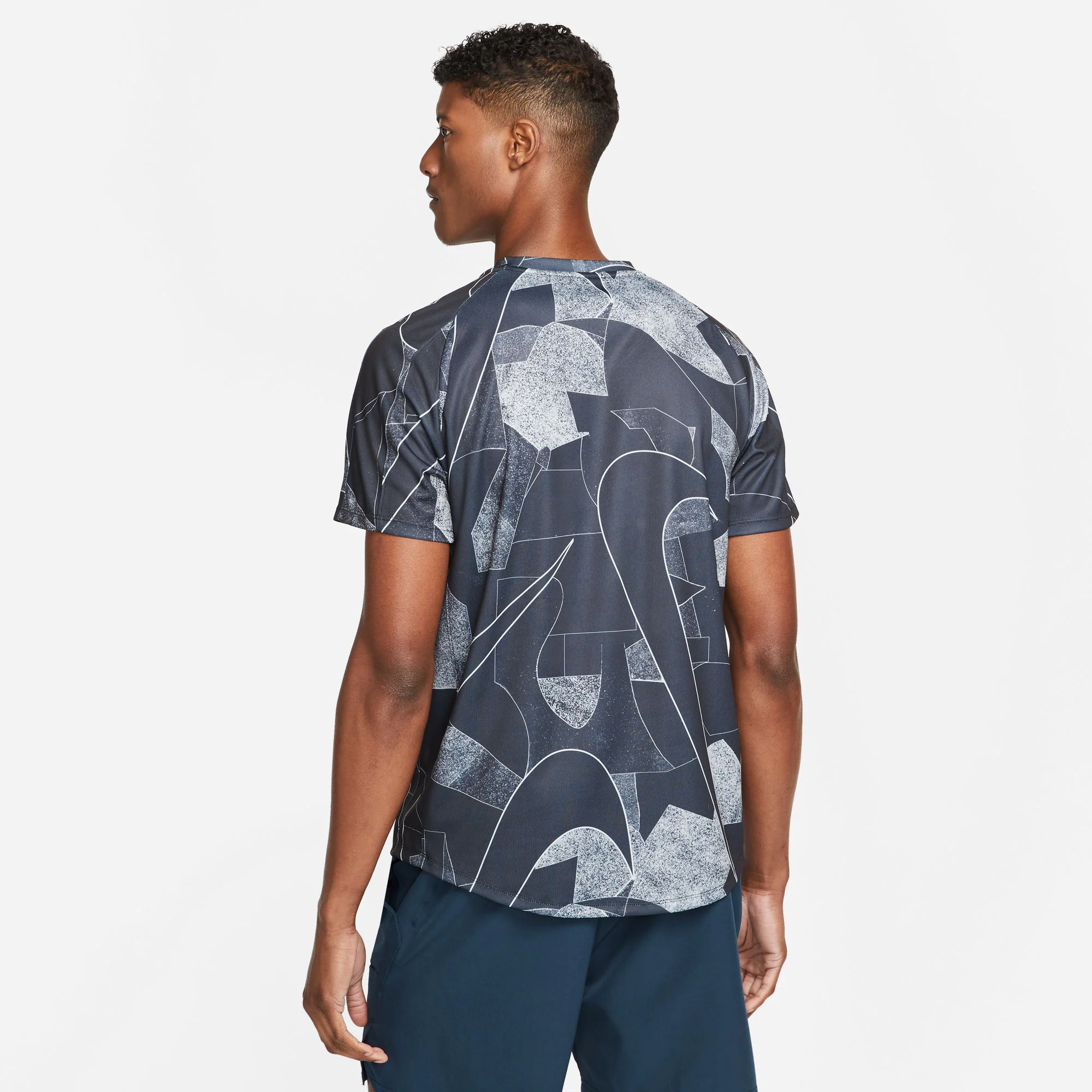 NikeCourt Dri-FIT Victory Men's Printed Tennis Shirt - Image 2