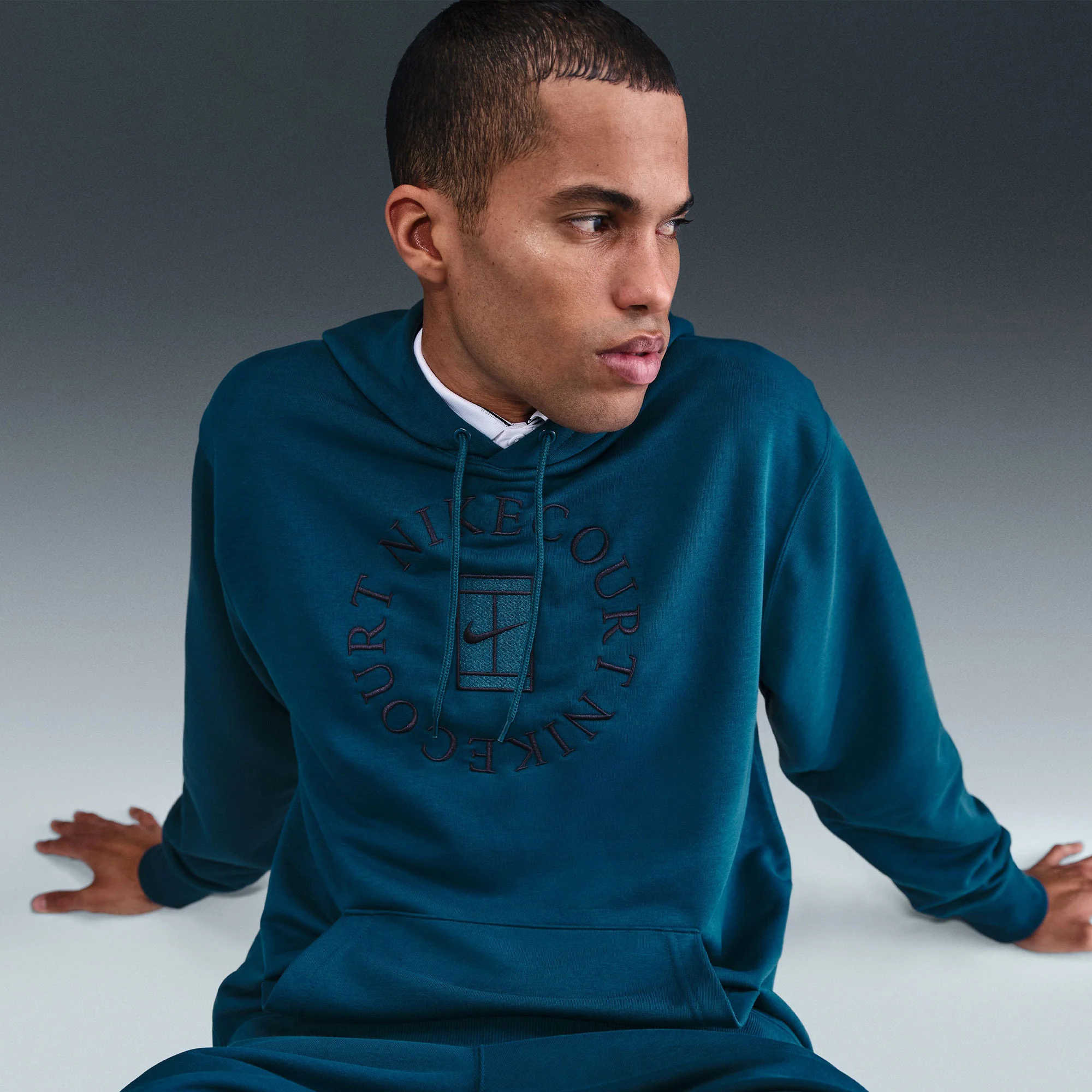 NikeCourt Heritage Men's Fleece Tennis Hoodie - Image 3