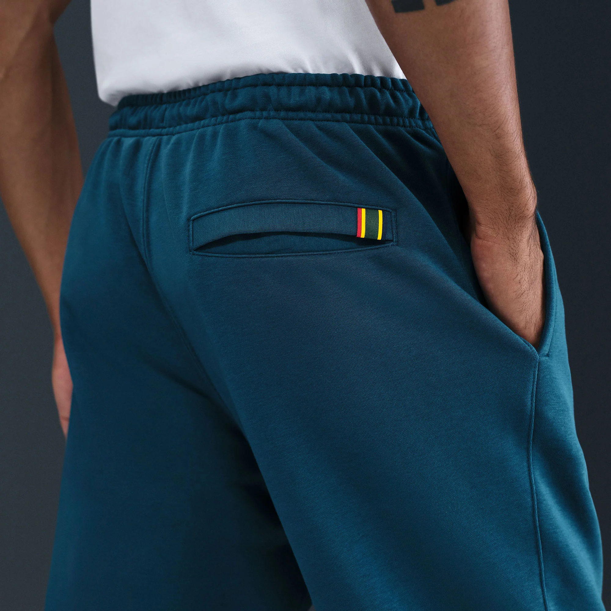 NikeCourt Heritage Men's Fleece Tennis Pants - Image 4