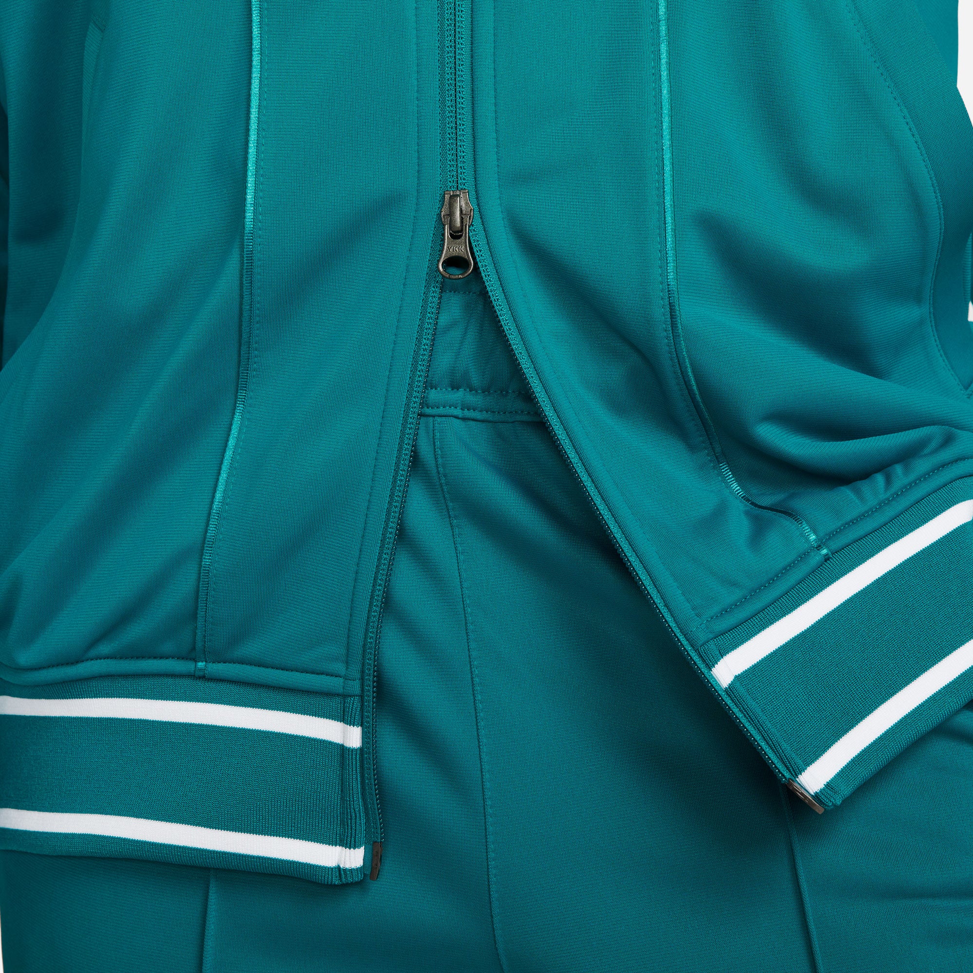 NikeCourt Heritage Men's Tennis Jacket - Image 6