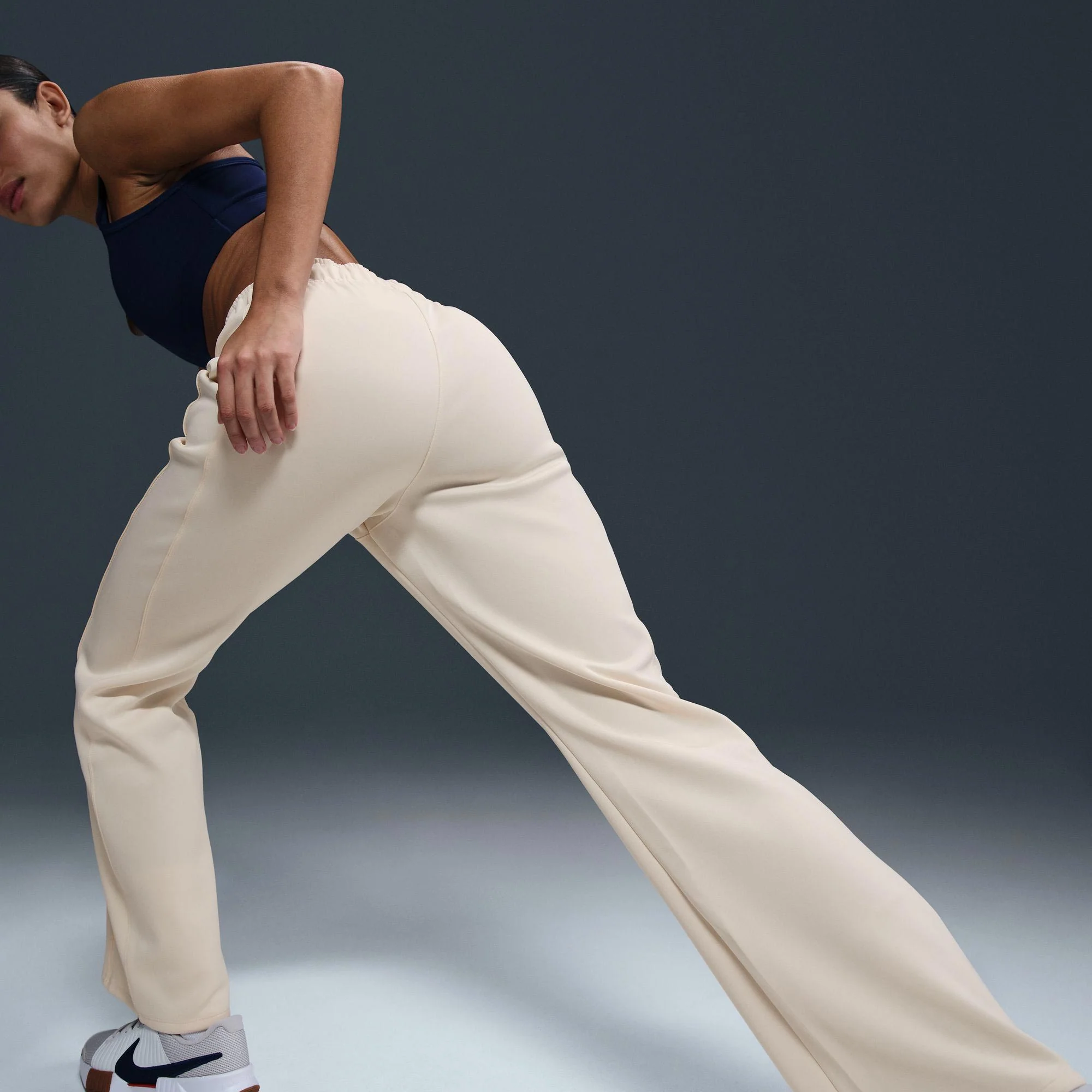 NikeCourt Heritage Women's Poly Knit Tennis Pants - Image 4