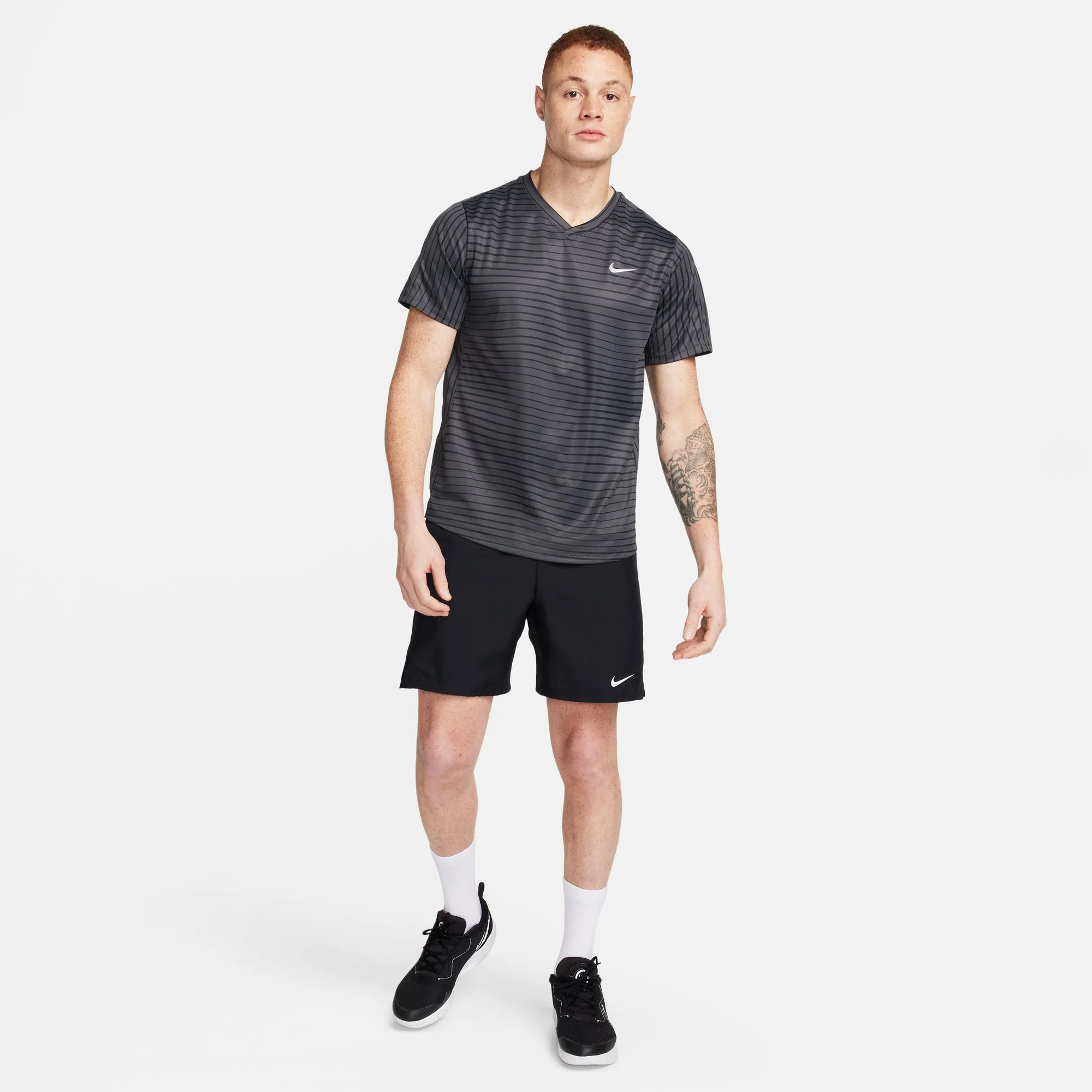NikeCourt Victory Men's Dri-FIT Printed Tennis Shirt - Image 5