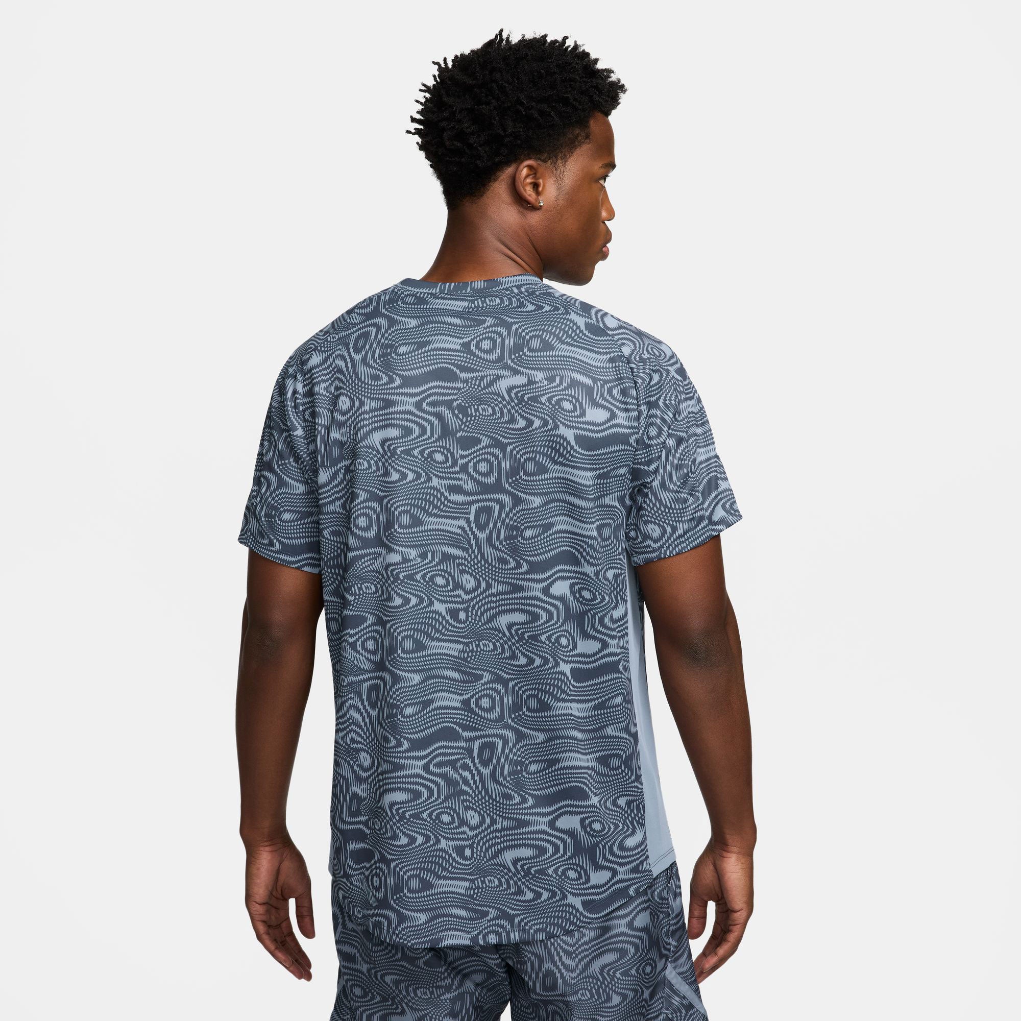 NikeCourt Victory Men's Dri-FIT Printed Tennis Shirt - Image 2
