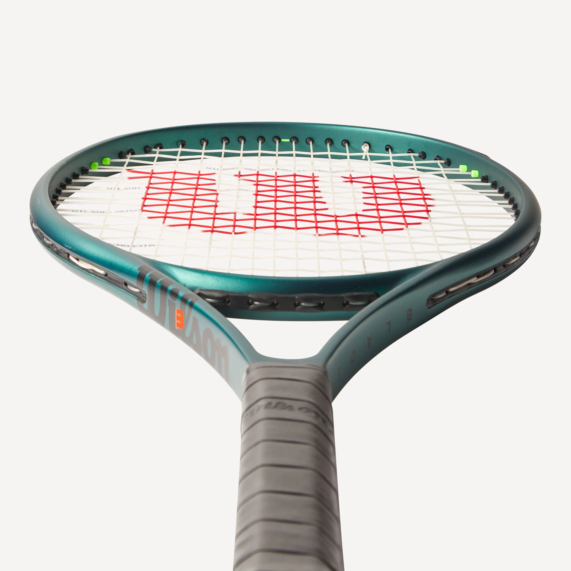 Wilson Blade 26 V9 Junior Tennis Racket - Image 4