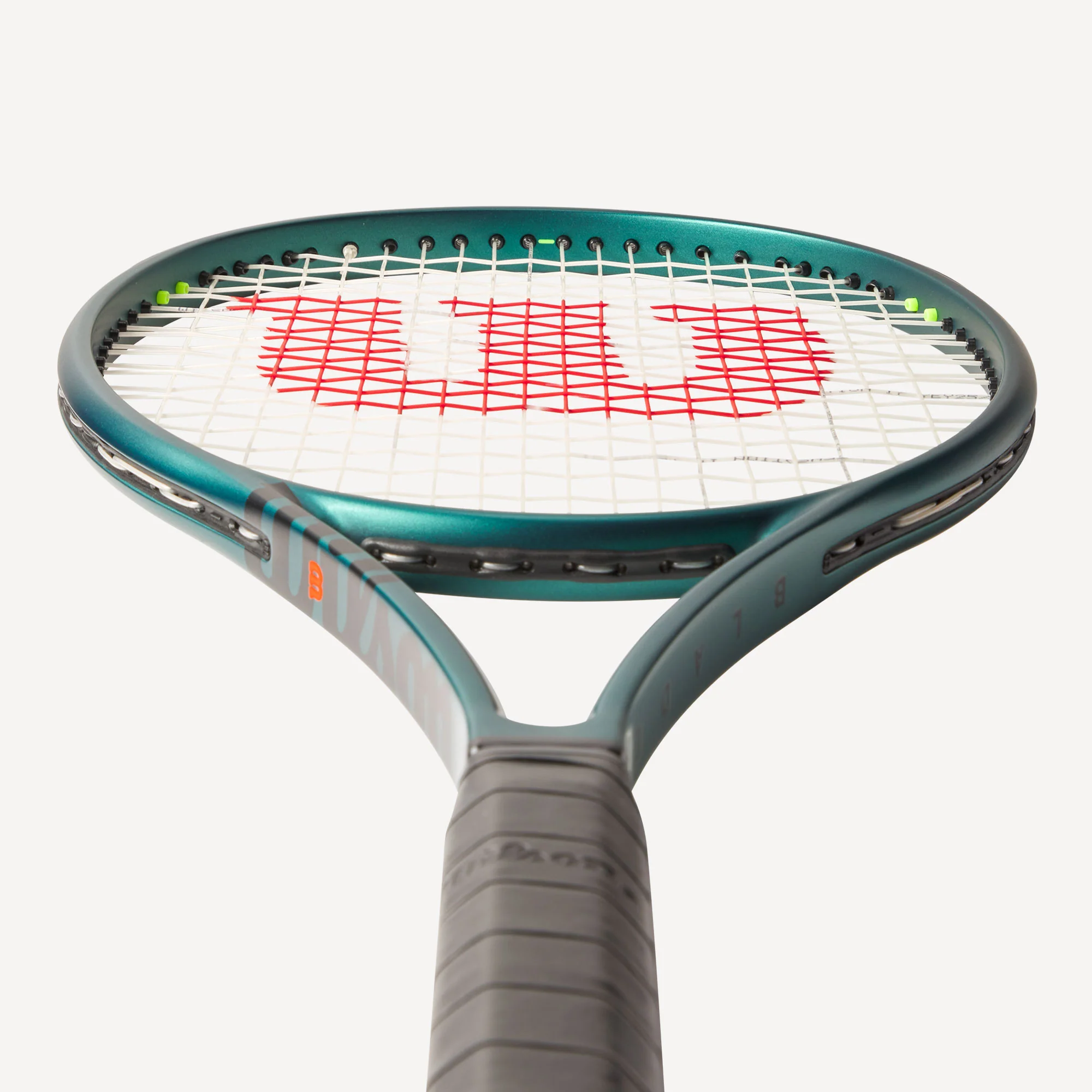 Wilson Blade 98 18x20 V9 Tennis Racket - Image 4