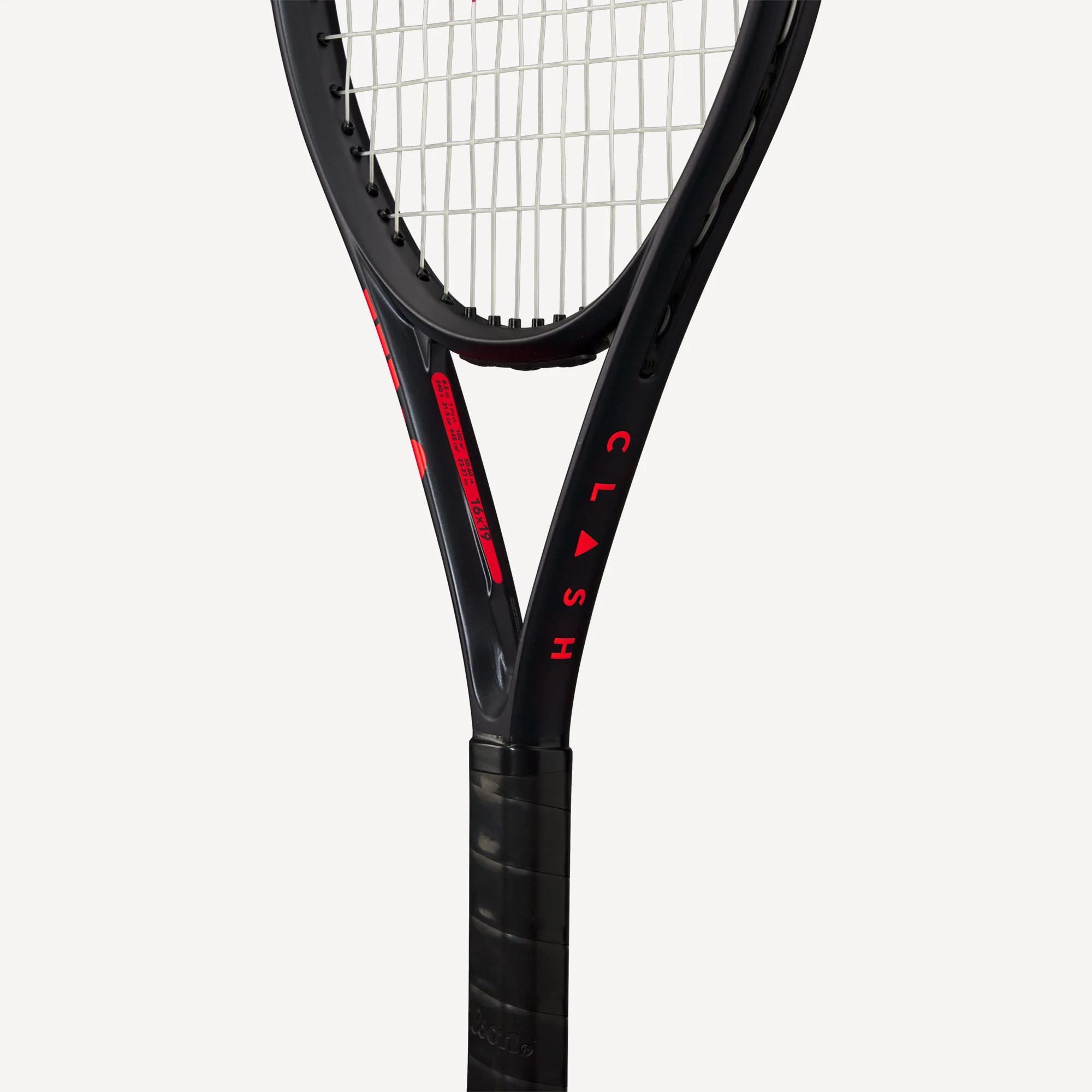 Wilson Clash 25 V3 Junior Tennis Racket - Image 6