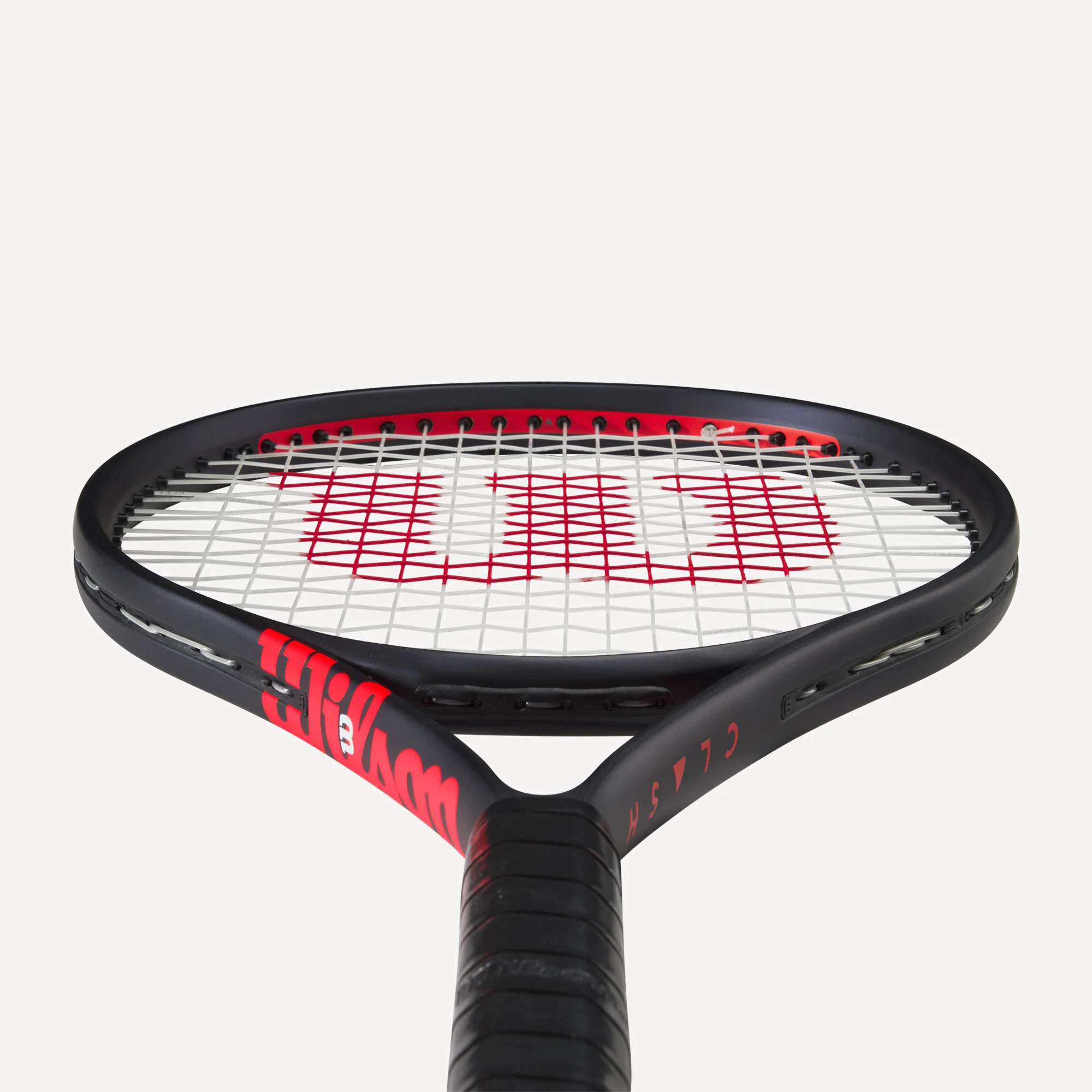 Wilson Clash 26 V3 Junior Tennis Racket - Image 4