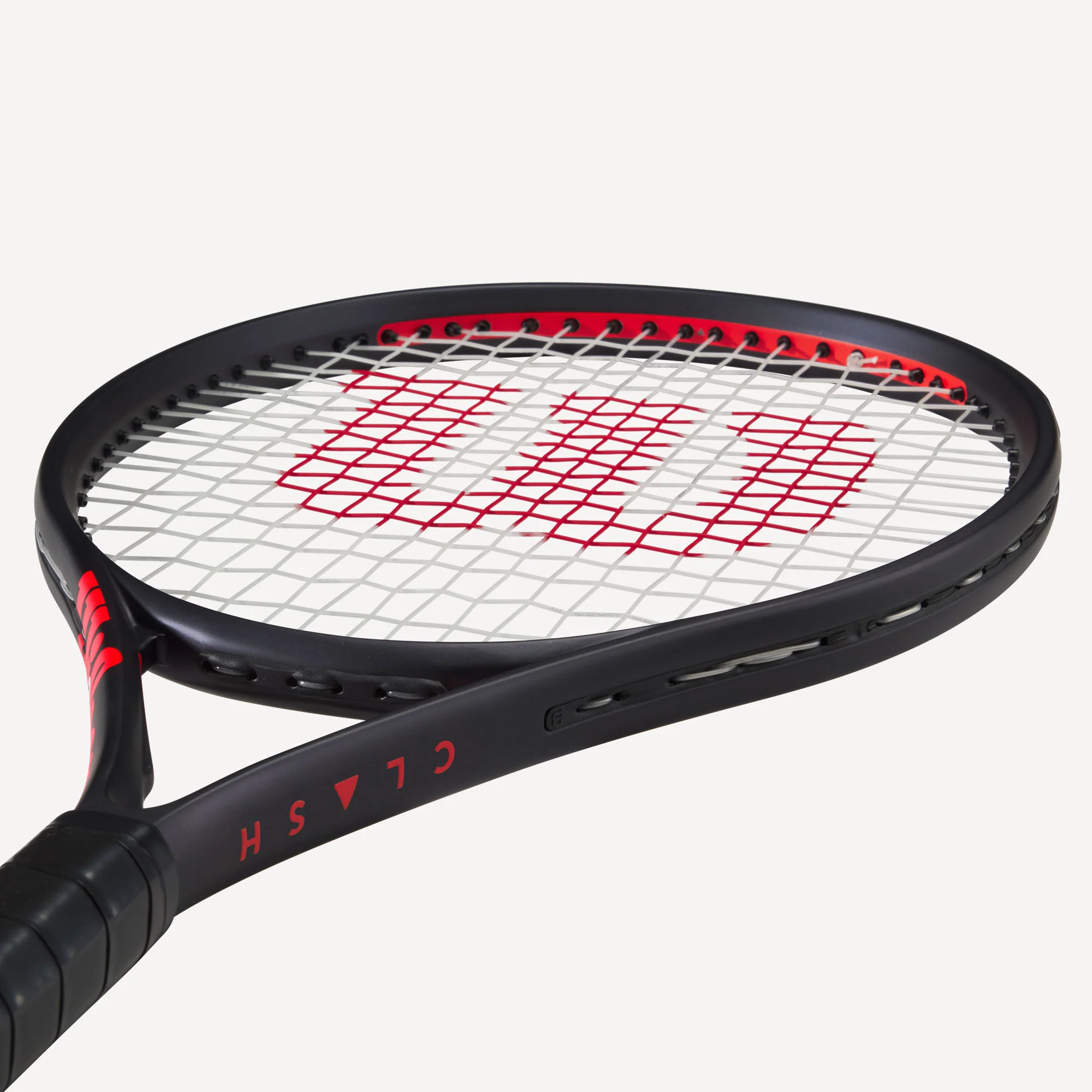 Wilson Clash 26 V3 Junior Tennis Racket - Image 5