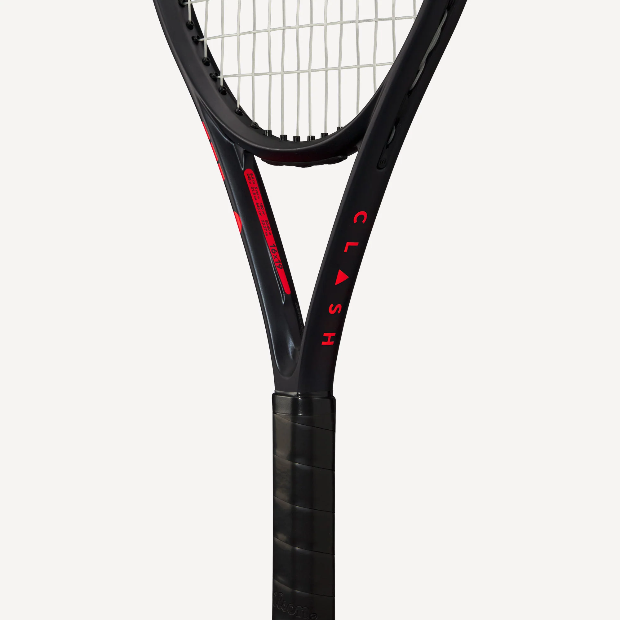 Wilson Clash 26 V3 Junior Tennis Racket - Image 6