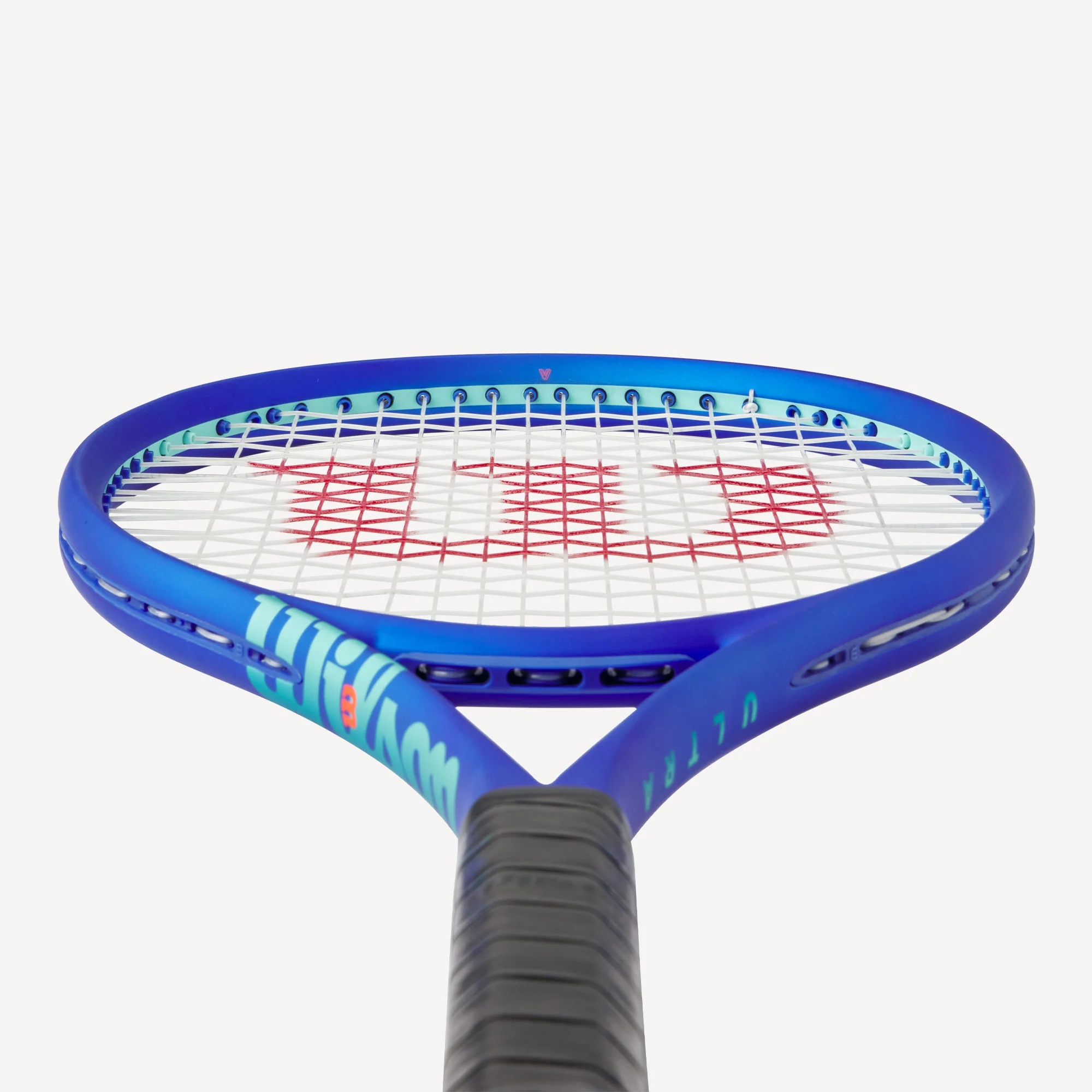 Wilson Ultra 100 V5 Tennis Racket - Image 4