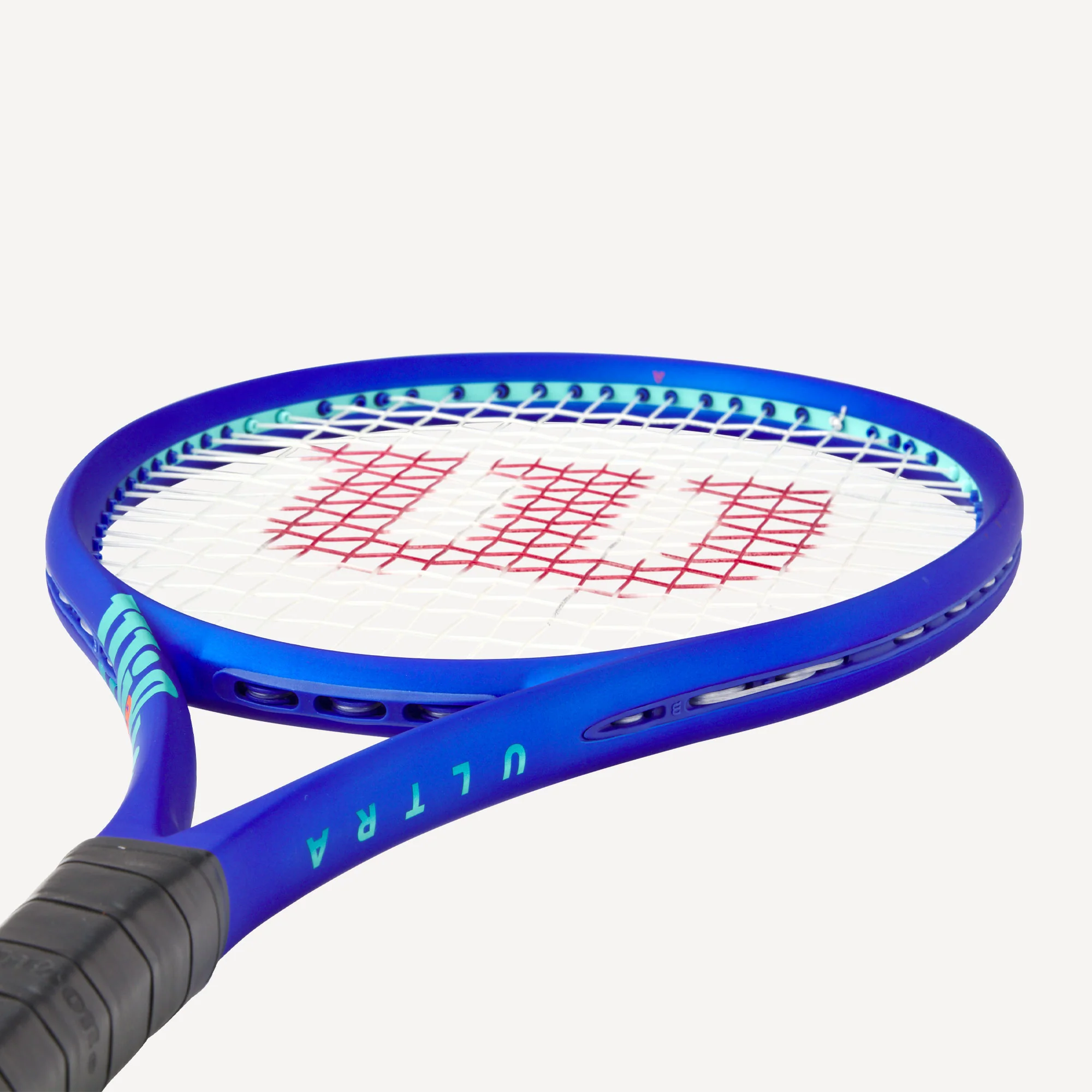 Wilson Ultra 100L V5 Tennis Racket - Image 5