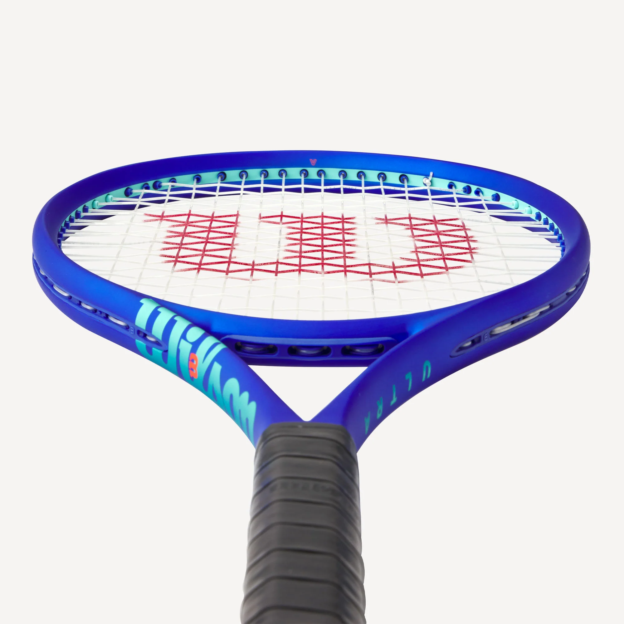 Wilson Ultra 100UL V5 Tennis Racket - Image 4